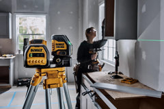 DeWalt DCLE34020G 20V MAX XR Cordless Cross Line Green Laser Kit - image 2