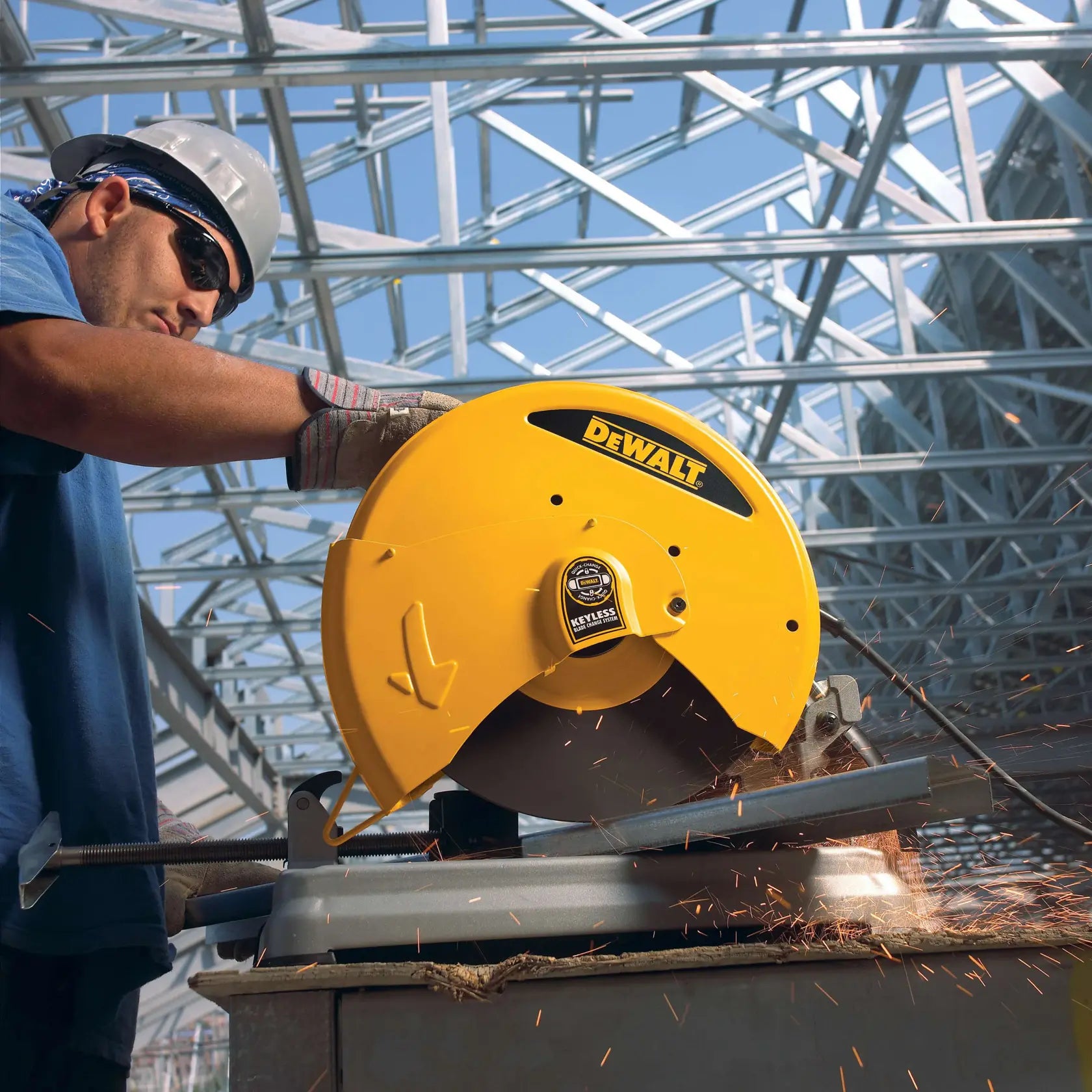 DeWalt D28715 14" Chop Saw with QUIK-CHANGE Keyless Blade Change System - image 7