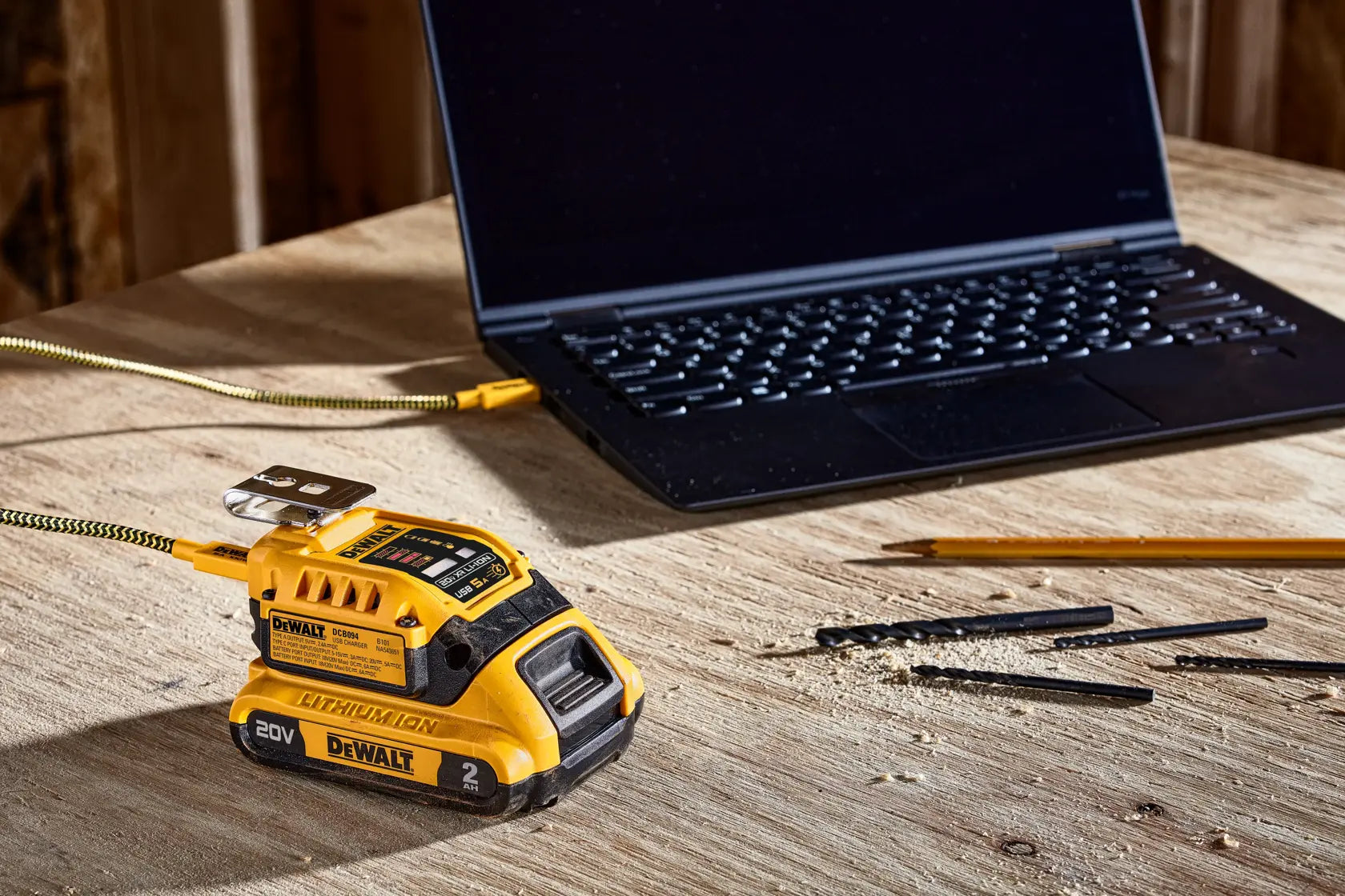 DeWalt DCB094K 20V MAX FLEXVOLT 5 Amp USB Charging Kit - image 3