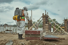 DeWalt DCCS1100GH1 20V MAX XR Concrete Chemical Sprayer Kit - image 3