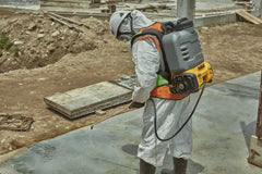 DeWalt DCCS1100GH1 20V MAX XR Concrete Chemical Sprayer Kit - image 4