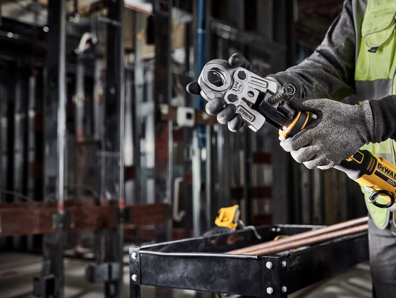 DeWalt DCE210D2 20V MAX Compact Press Tool Kit - image 9