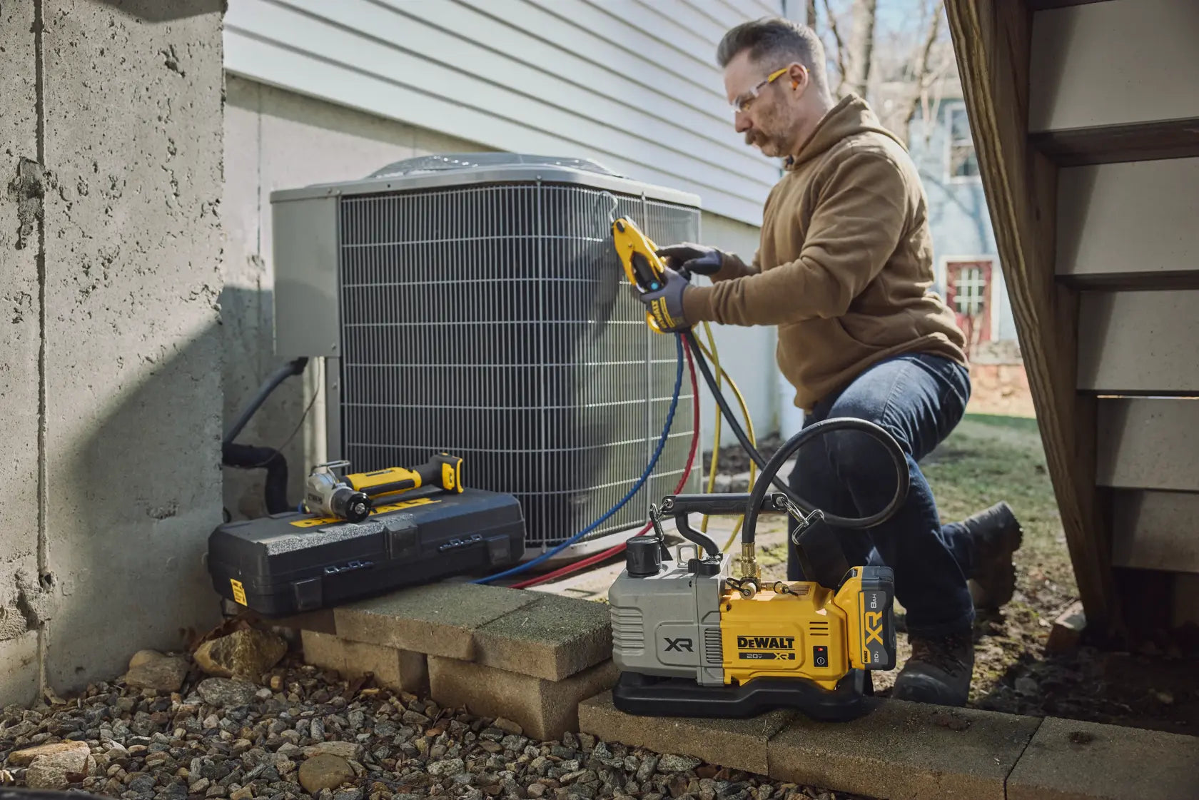 DeWalt DCE510WW1 20V MAX XR 5CFM Cordless Vacuum Pump - image 8