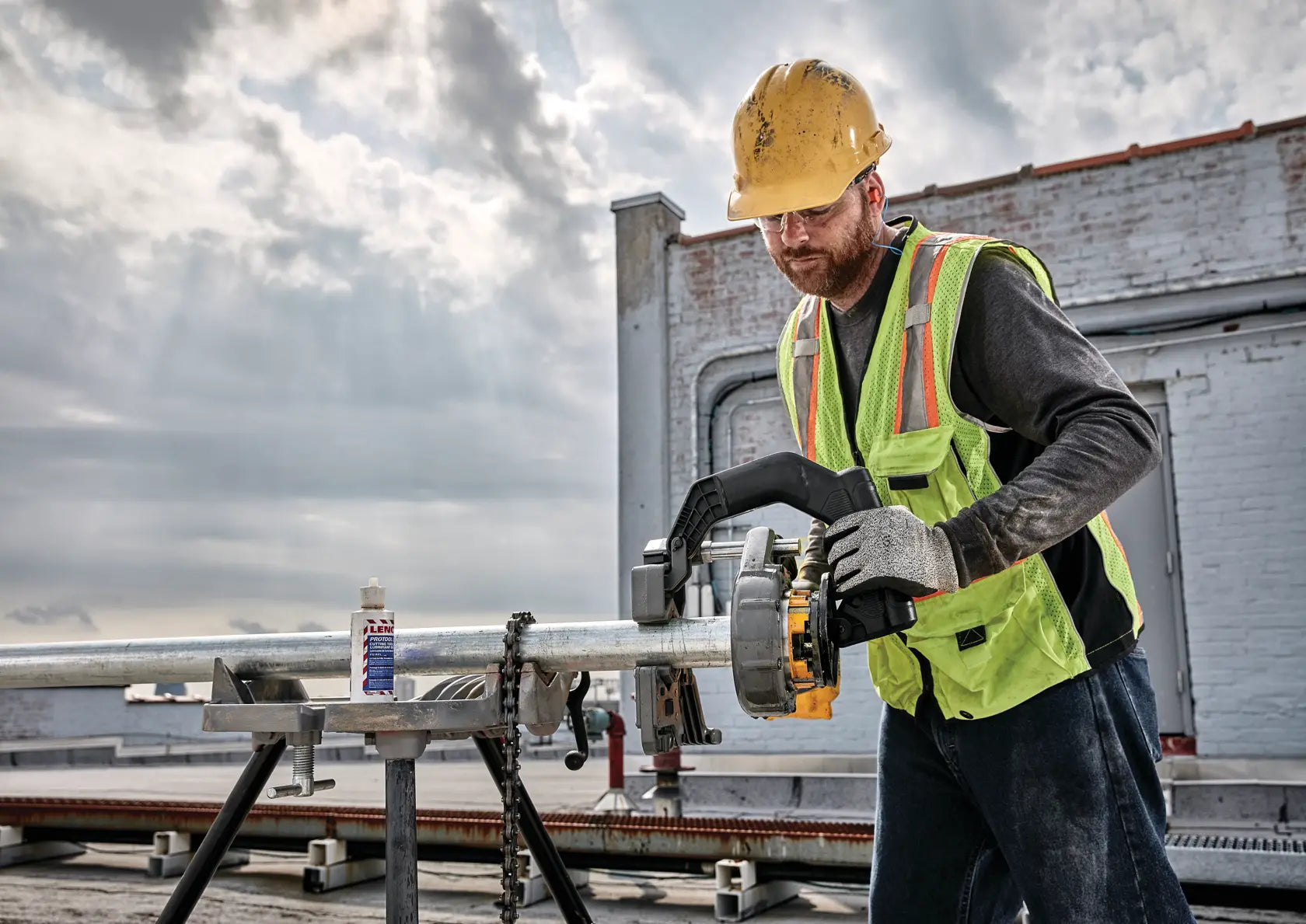 DeWalt DCE700X2K FLEXVOLT 60V MAX Cordless Pipe Threader Kit With Die Heads - image 5