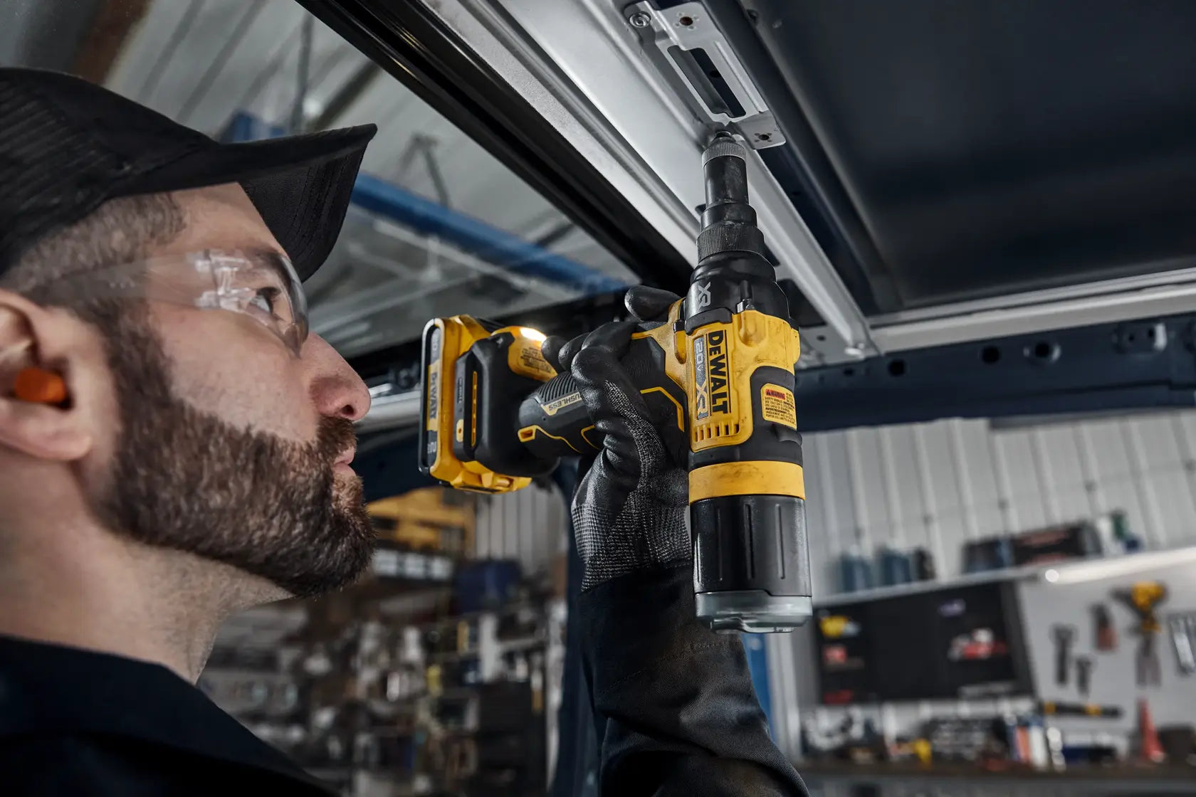 DeWalt DCF403D1 20V MAX XR 3/16 in. Brushless Rivet Tool Kit - image 7