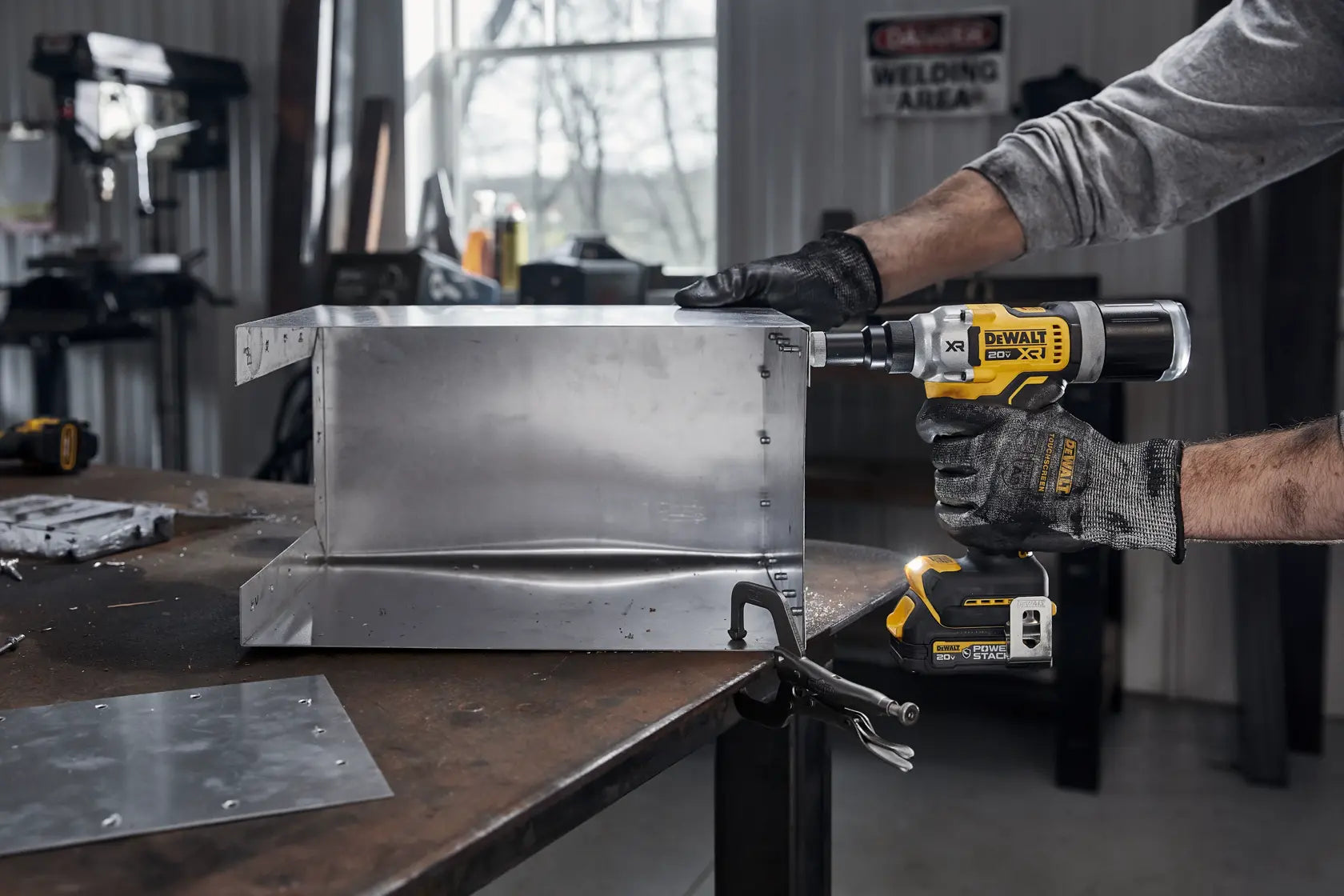 DeWalt DCF414GE2 20V MAX XR 1/4 in. Brushless Rivet Tool Kit - image 8