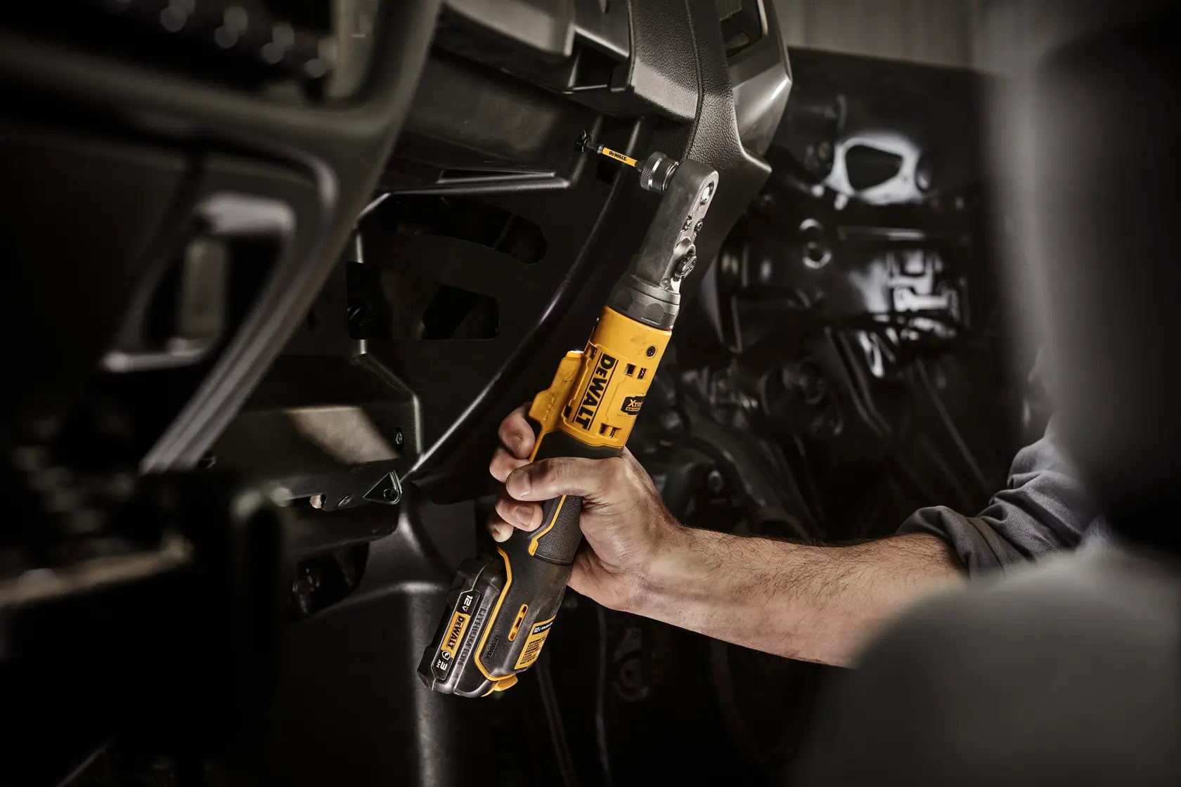 DeWalt DCF500GG1 12V MAX Brushless Cordless 3/8-in & 1/4-in Sealed Head Ratchet with (1) 3.0Ah Battery - image 10