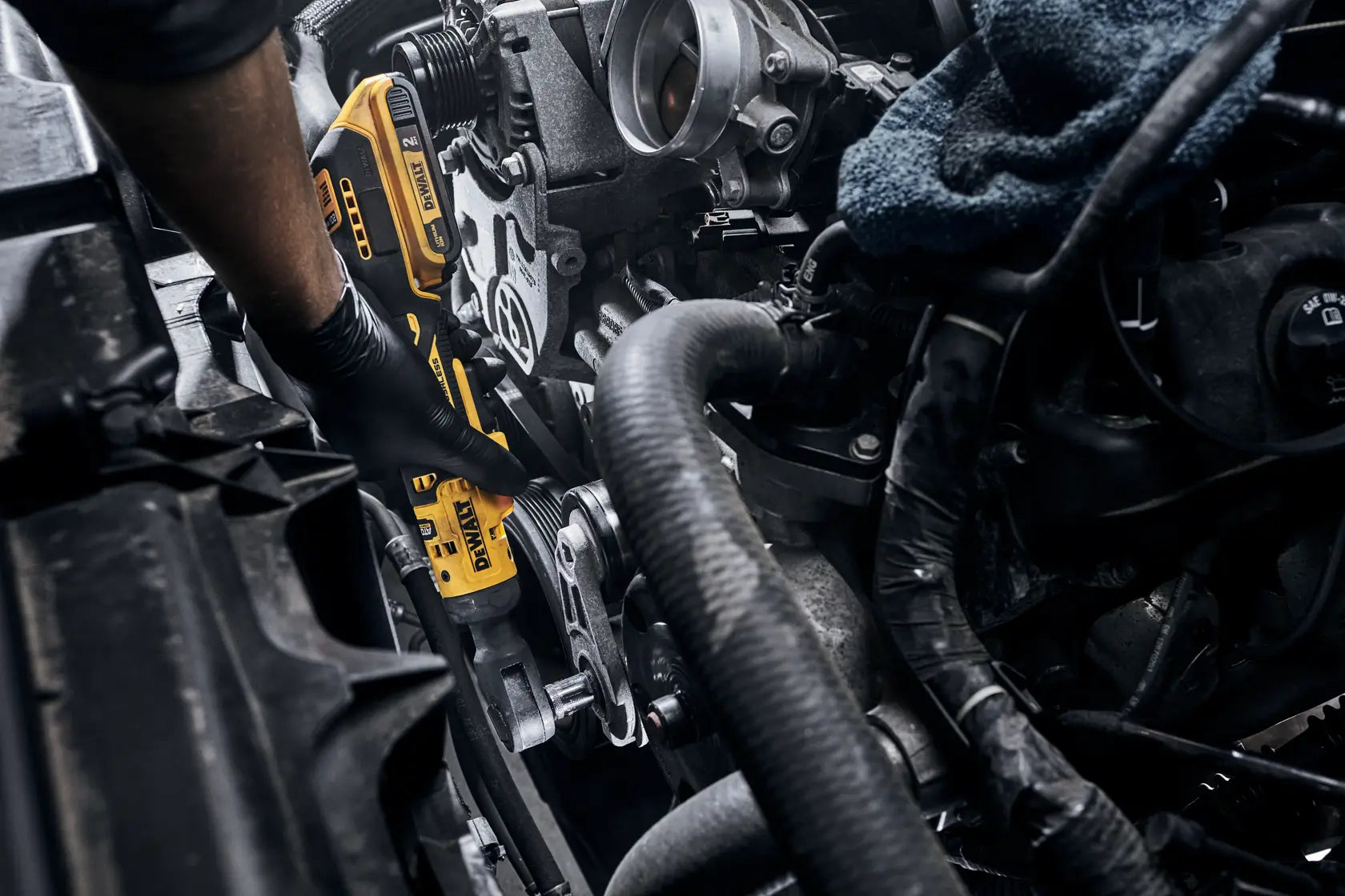 DeWalt DCF513B ATOMIC COMPACT SERIES 20V MAX Brushless 3/8 in. Ratchet (Tool Only) - image 3