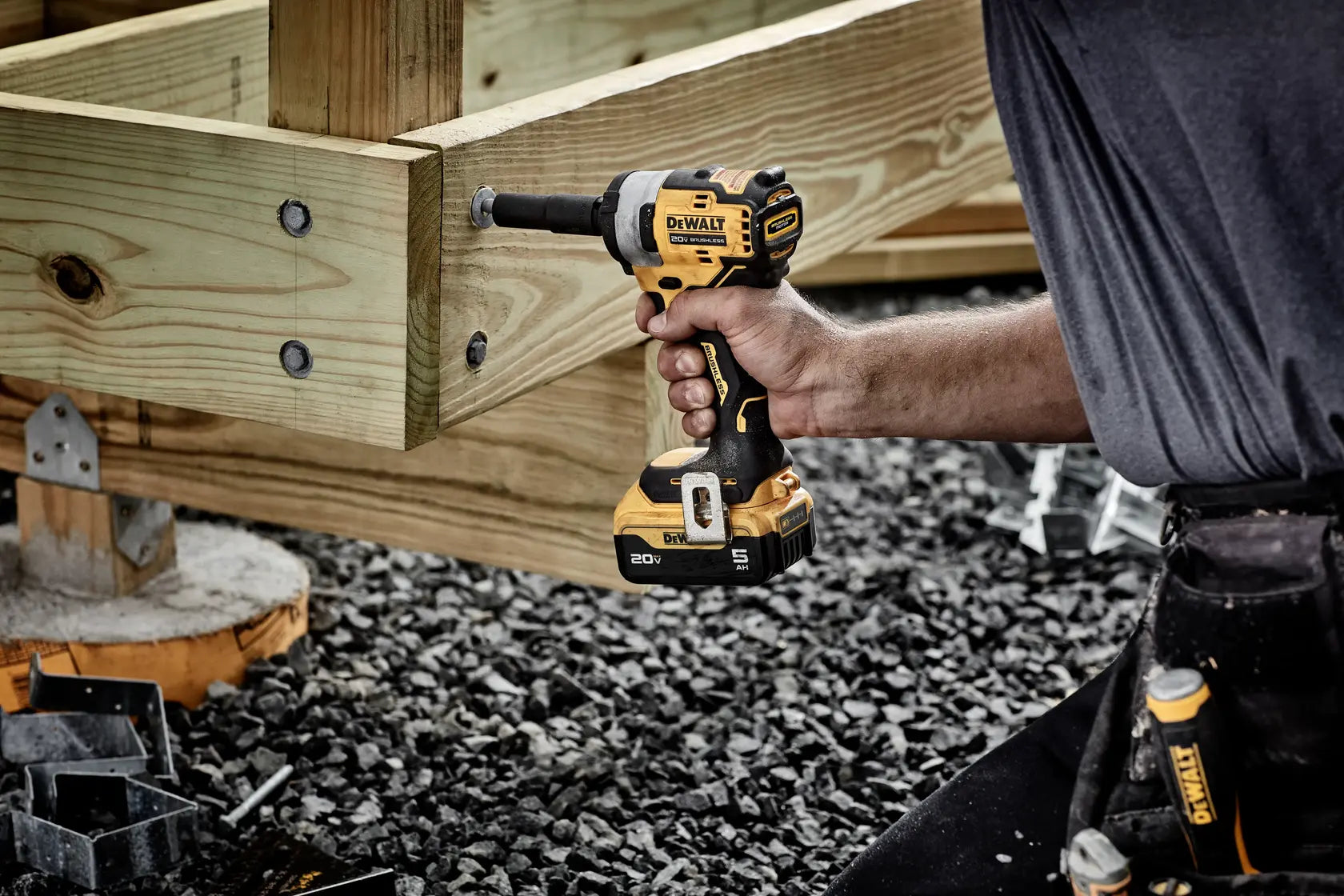 DeWalt DCF911P2 20V MAX 1/2-in Cordless Impact Wrench with Hog Ring Anvil with (2) 5Ah Batteries - image 8
