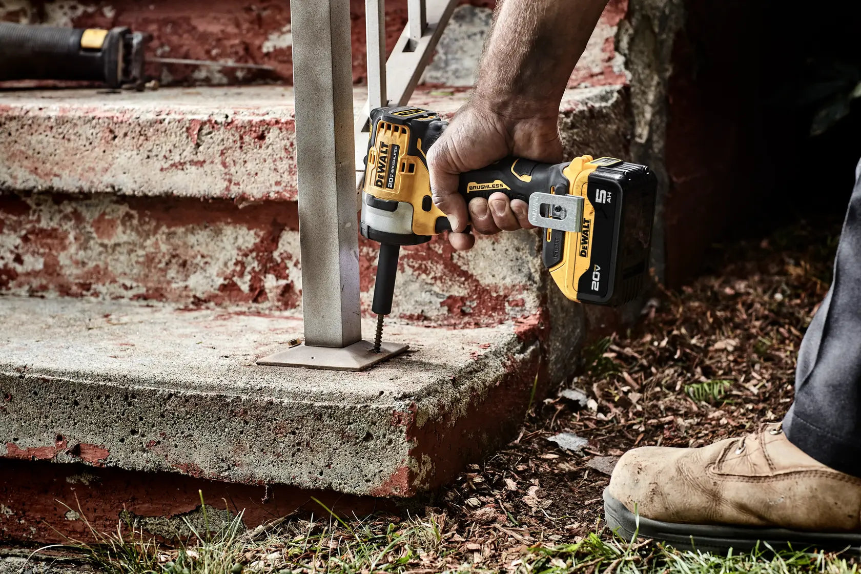 DeWalt DCF911P2 20V MAX 1/2-in Cordless Impact Wrench with Hog Ring Anvil with (2) 5Ah Batteries - image 10