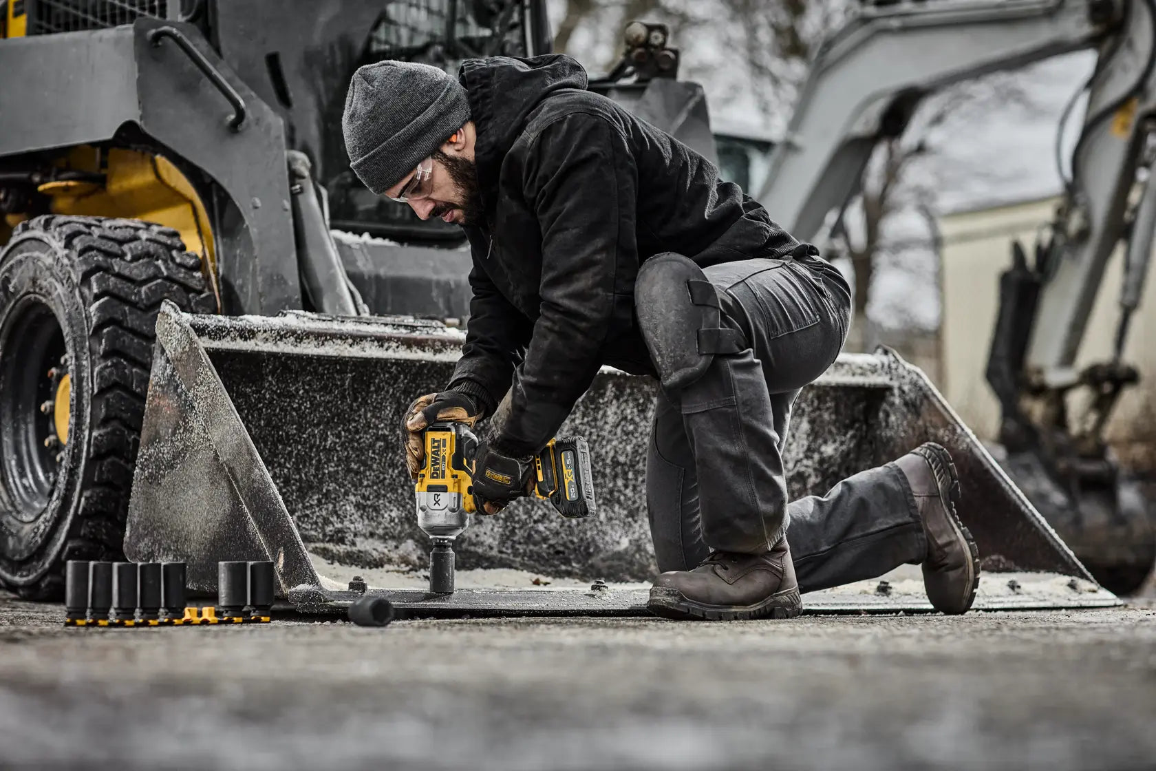 DeWalt DCF964B 20V MAX XR Brushless Cordless 3/4-in High Torque Impact Wrench With Hog Ring Anvil (Tool Only) - image 9