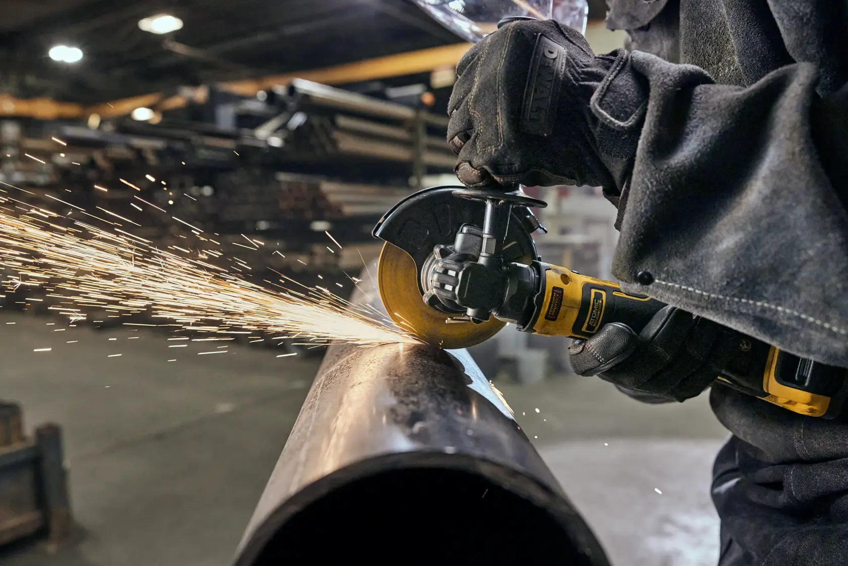 DeWalt DCG402B ATOMIC 20V MAX 4.5" Angle Grinder (Tool Only) - image 8