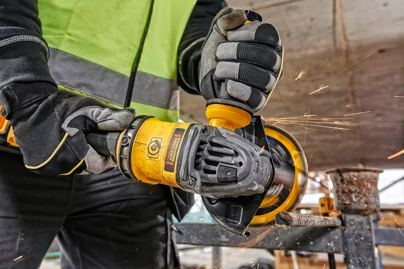 DeWalt DCG418SHDX2 60V MAX 4-1/2-in - 6-in Side Handle Detect Grinder - image 8