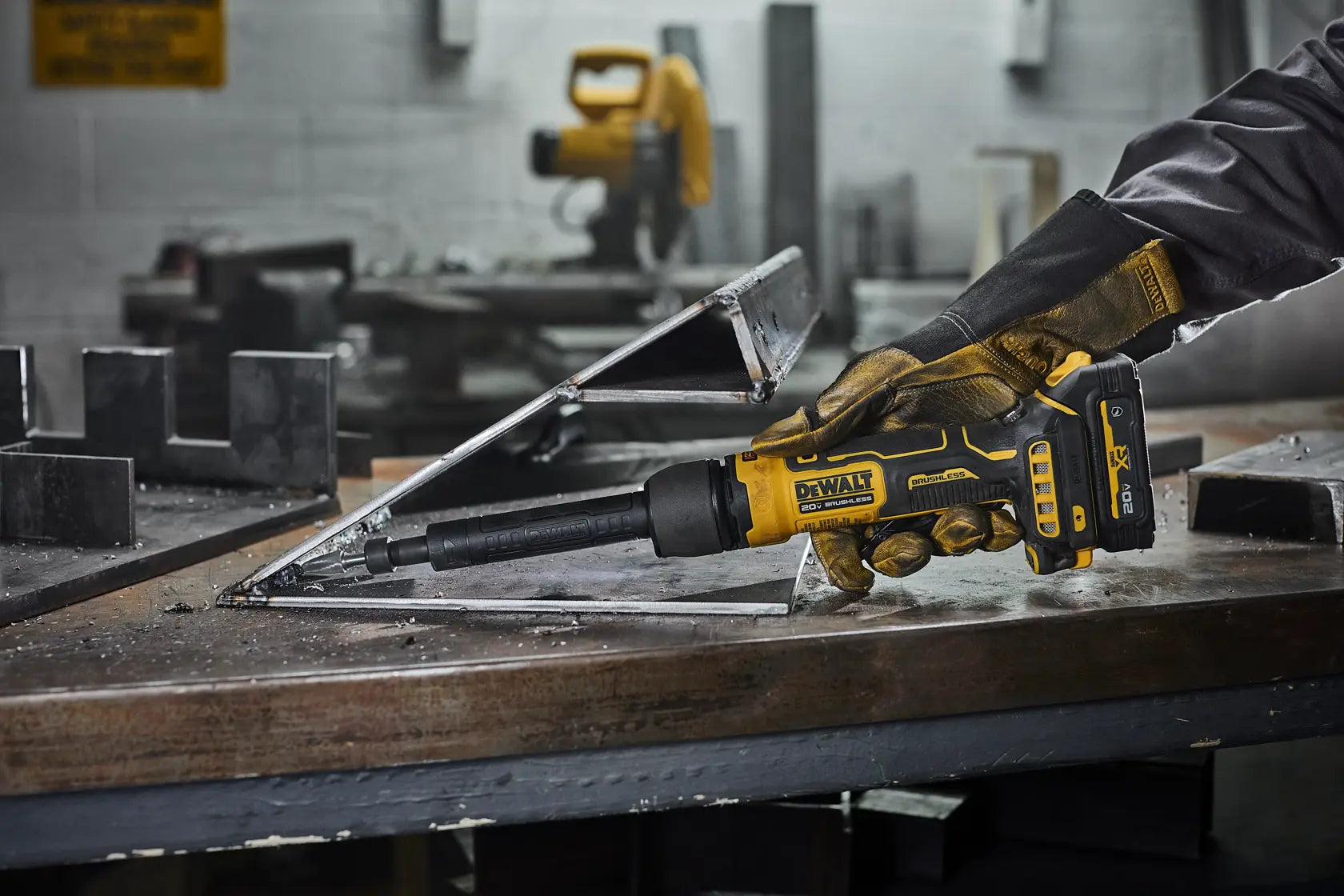 DeWalt DCG420XGE2 ATOMIC 20V MAX Extended Die Grinder Kit - image 8