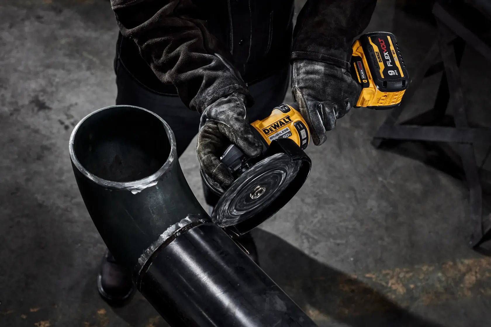DeWalt DCG440X2 60V MAX 7-in Brushless Cordless Grinder With KICKBACK BRAKE Kit - image 5