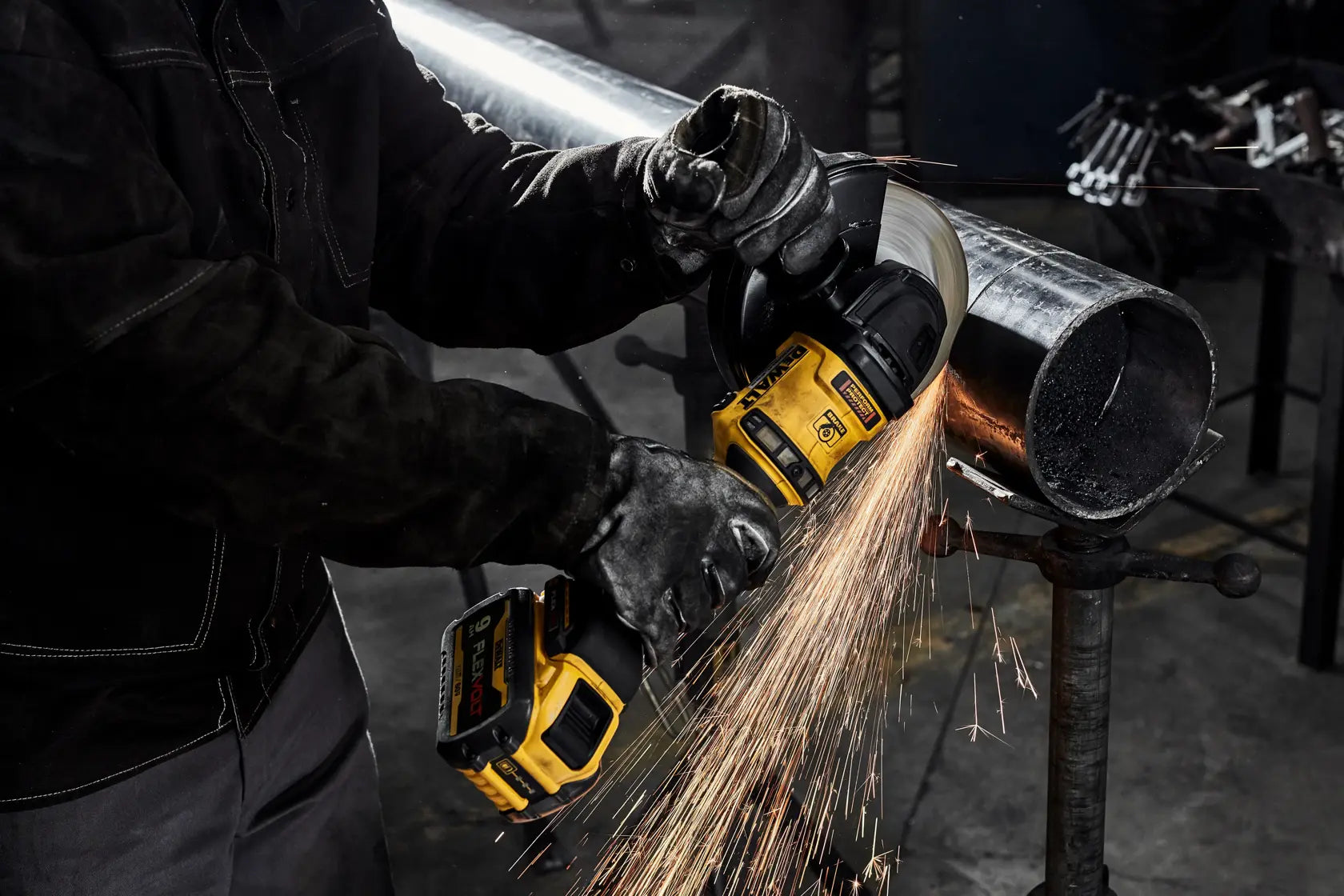 DeWalt DCG440X2 60V MAX 7-in Brushless Cordless Grinder With KICKBACK BRAKE Kit - image 6