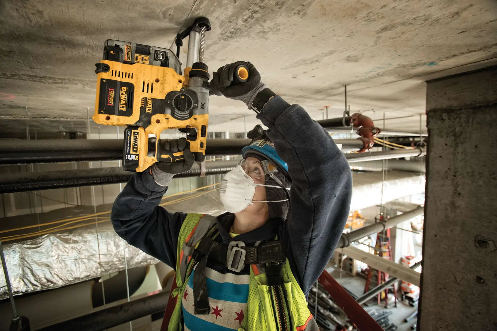 DeWalt DCH273P2DHO 20V MAX XR L-Shape 1-in SDS Plus Rotary Hammer Kit With Onboard Dust Extractor - image 4