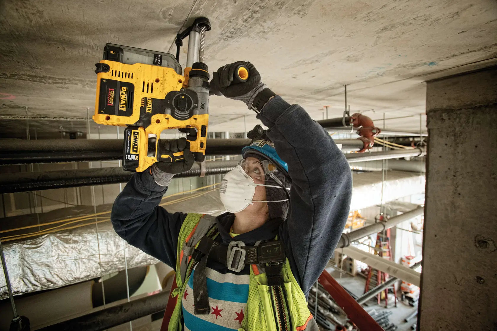 DeWalt DCH273P2 20V MAX XR 1-in Brushless SDS PLUS L-Shape Rotary Hammer Kit - image 7