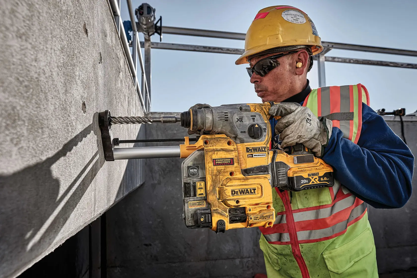 DeWalt DCH293R2DH 20V MAX XR Brushless Cordless 1-1/8 in. L-Shape SDS PLUS Rotary Hammer Kit with On Board Extractor - image 7