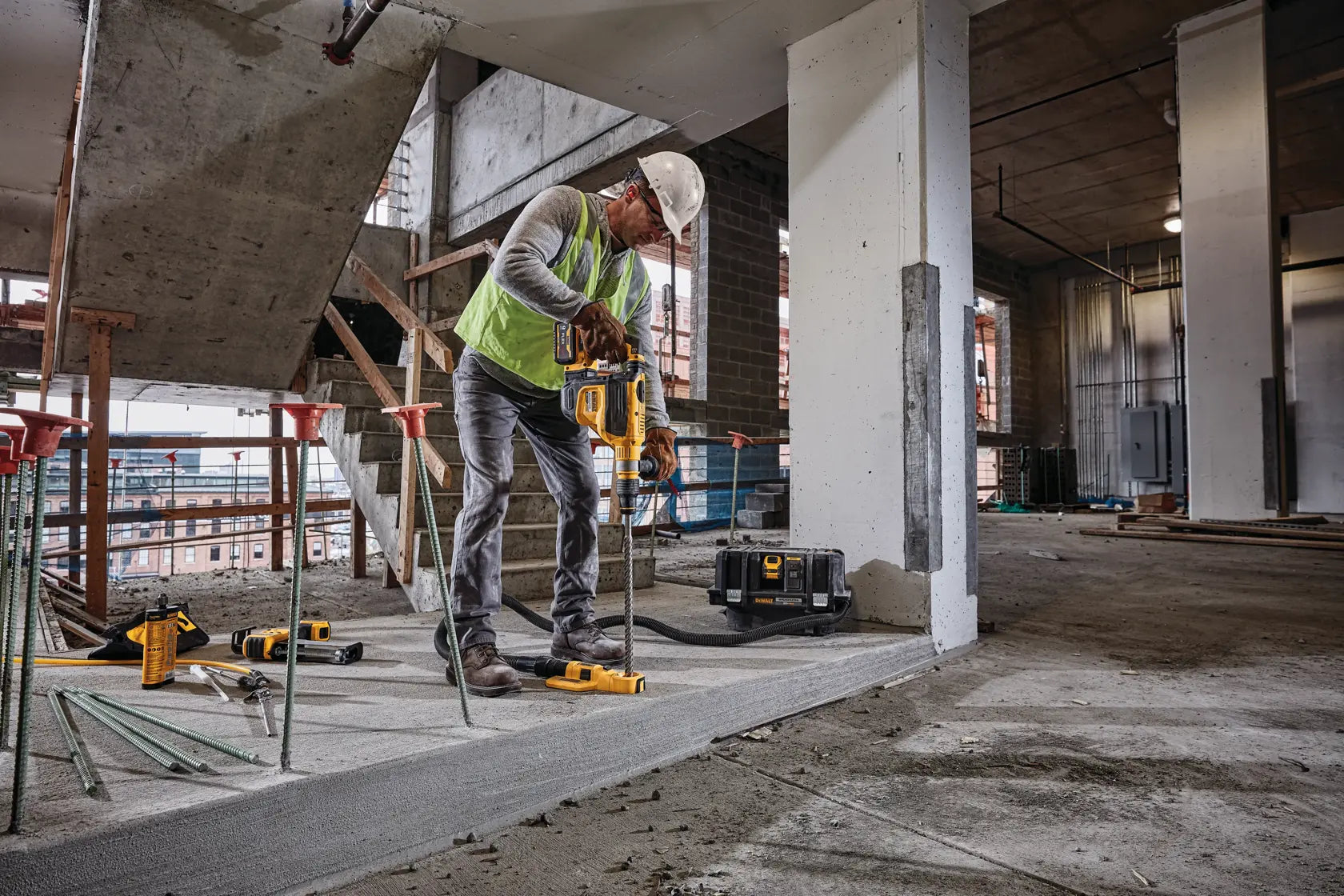 DeWalt DCH614X2 60V MAX 1-3/4-in Brushless Cordless SDS MAX Combination Rotary Hammer Kit - image 6