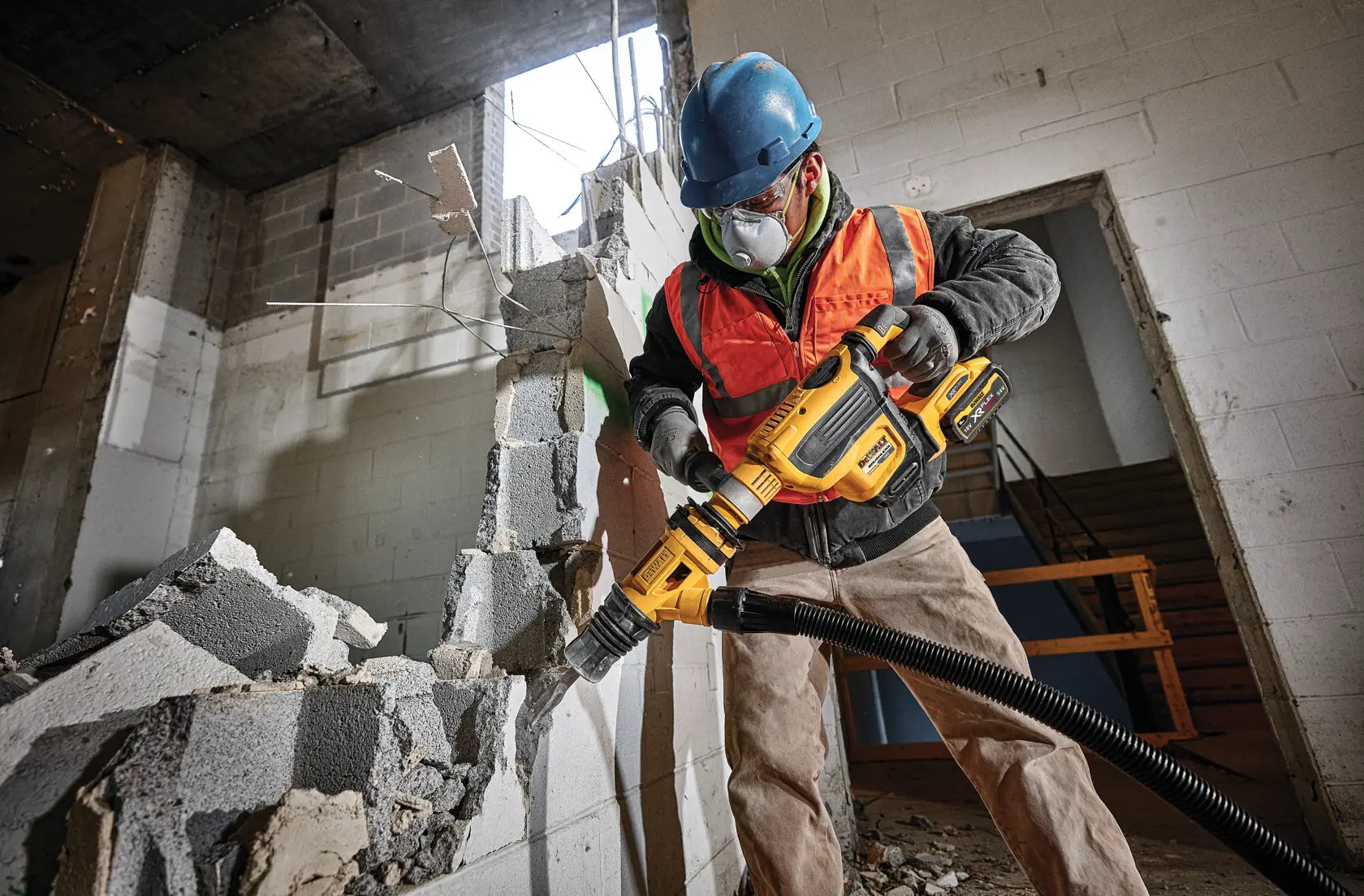 DeWalt DCH614X2 60V MAX 1-3/4-in Brushless Cordless SDS MAX Combination Rotary Hammer Kit - image 7