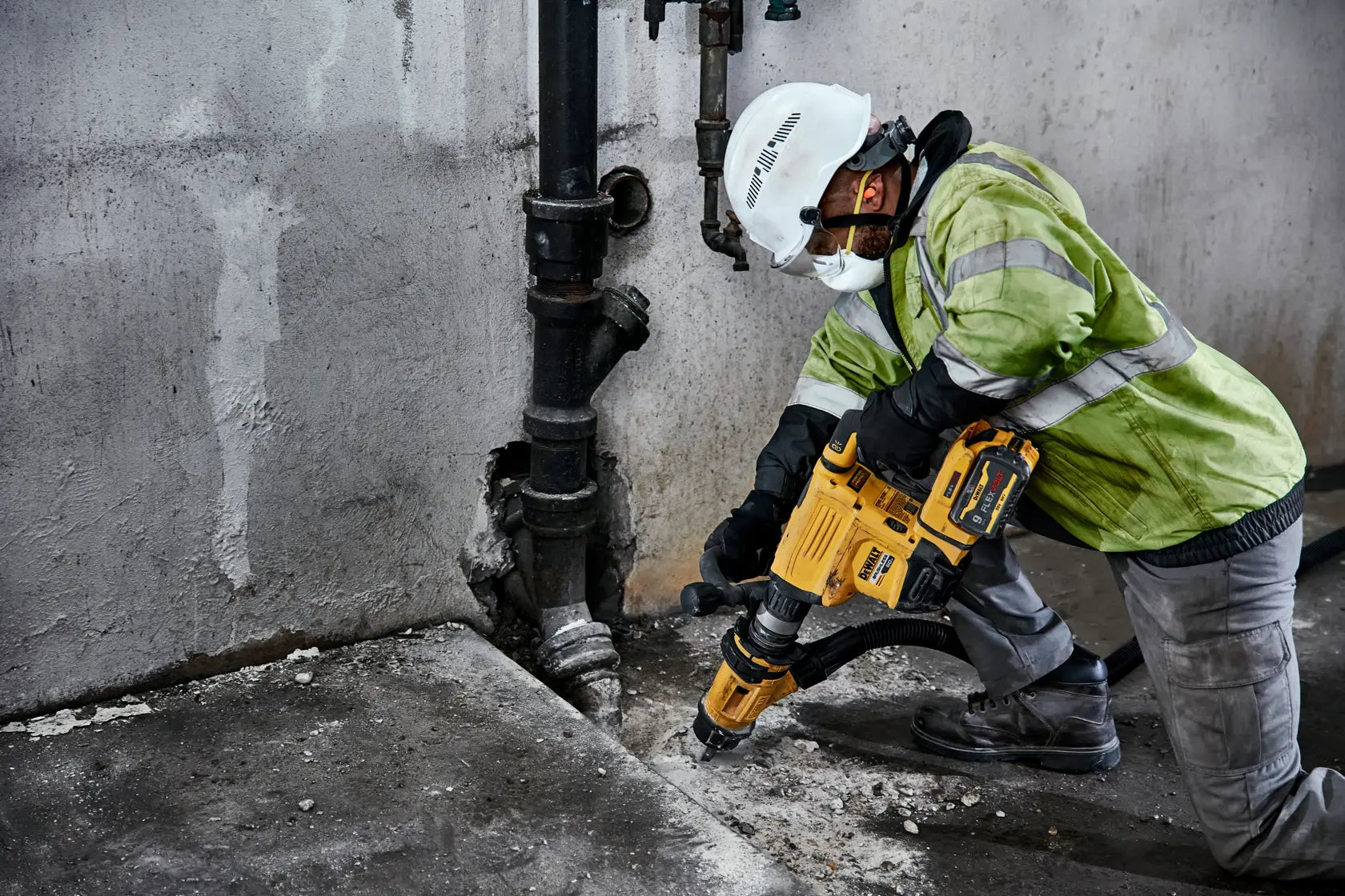 DeWalt DCH832X1 60V MAX 15 lb. Cordless SDS MAX Chipping Hammer Kit - image 5