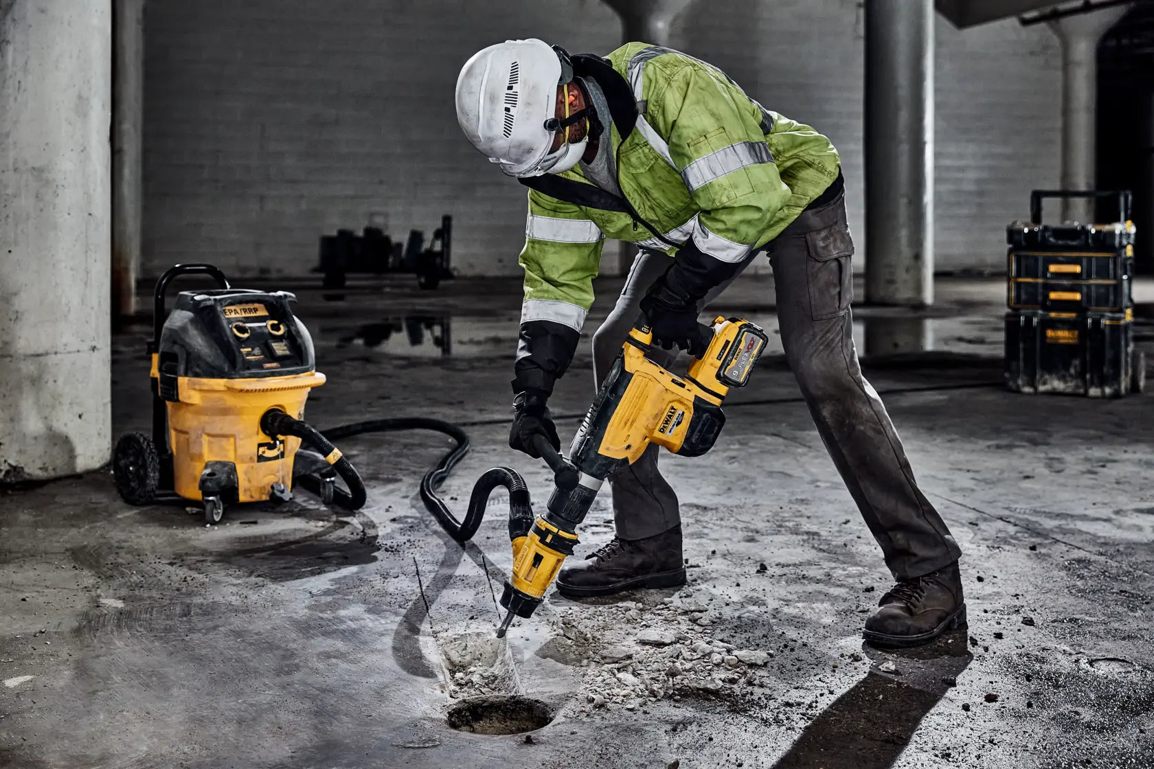DeWalt DCH892X1 60V MAX 22 lb. Cordless SDS MAX Chipping Hammer Kit - image 6
