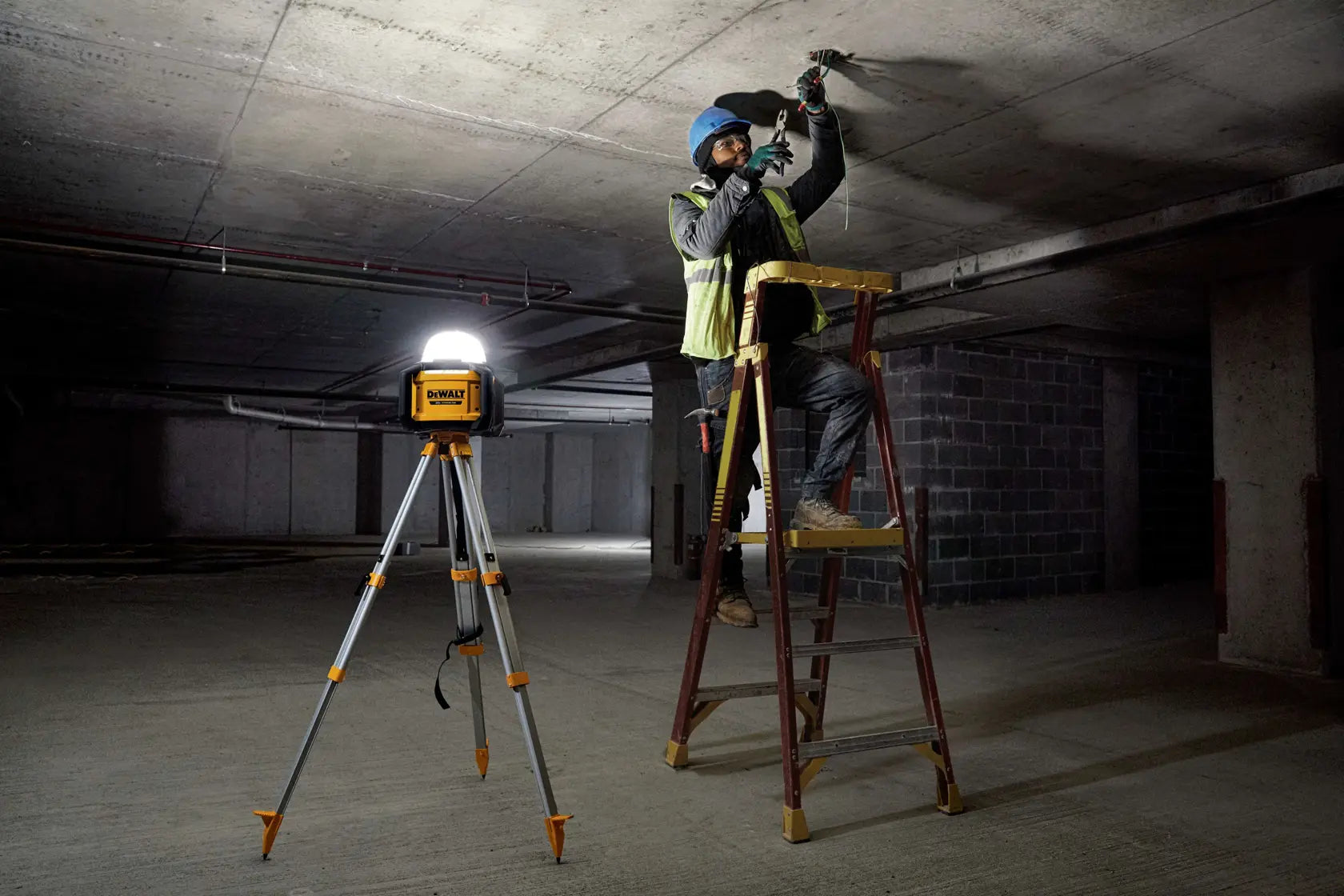 DeWalt DCL074 TOOL CONNECT 20V MAX All-Purpose Cordless Work Light (Tool Only) - image 7