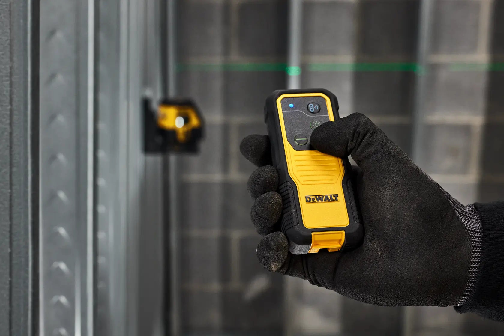 DeWalt DCLE14201G USB Rechargeable Green Cross Line Laser Kit - image 8