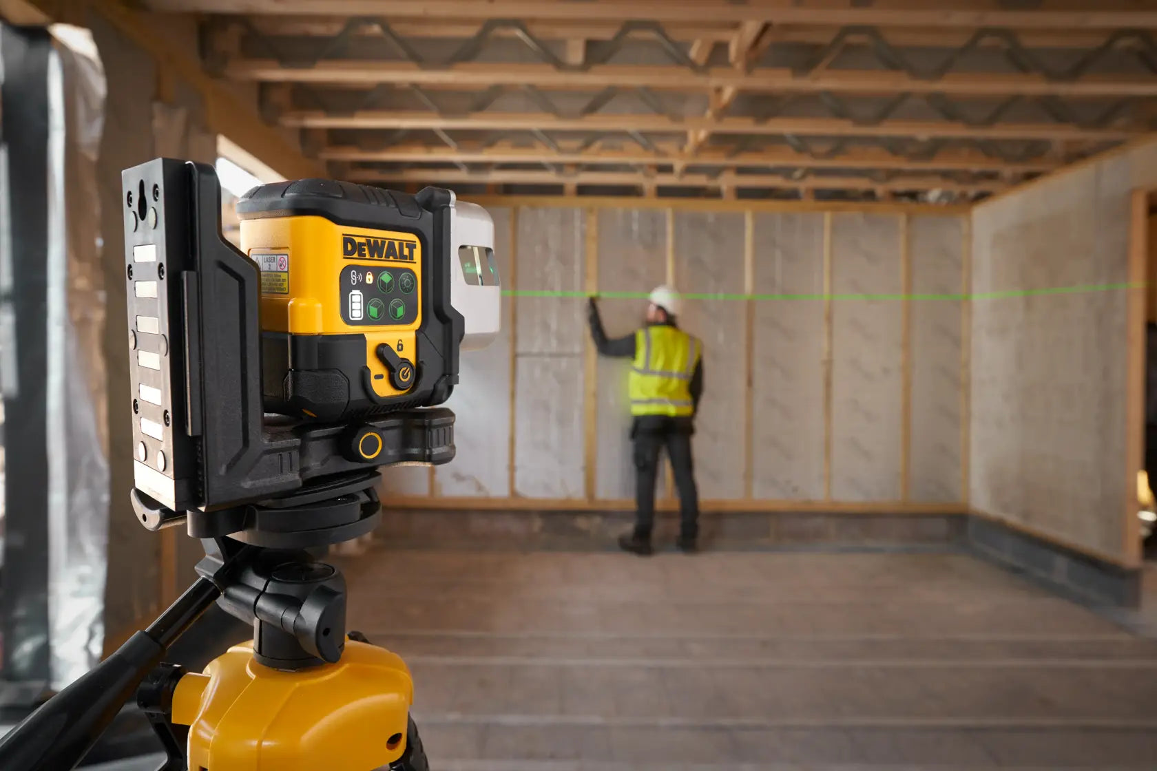 DeWalt DCLE14301GB 3X180° USB Rechargeable Green Line Laser Base Kit - image 7