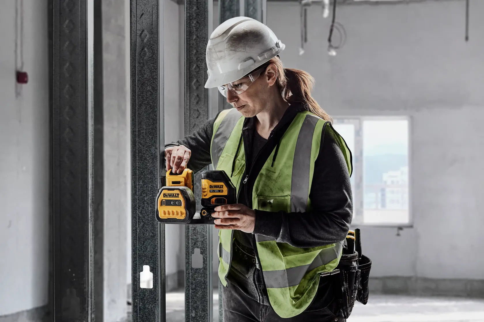 DeWalt DCLE34020GB 20V MAX XR Cordless Cross Line Green Laser (Tool Only) - image 3