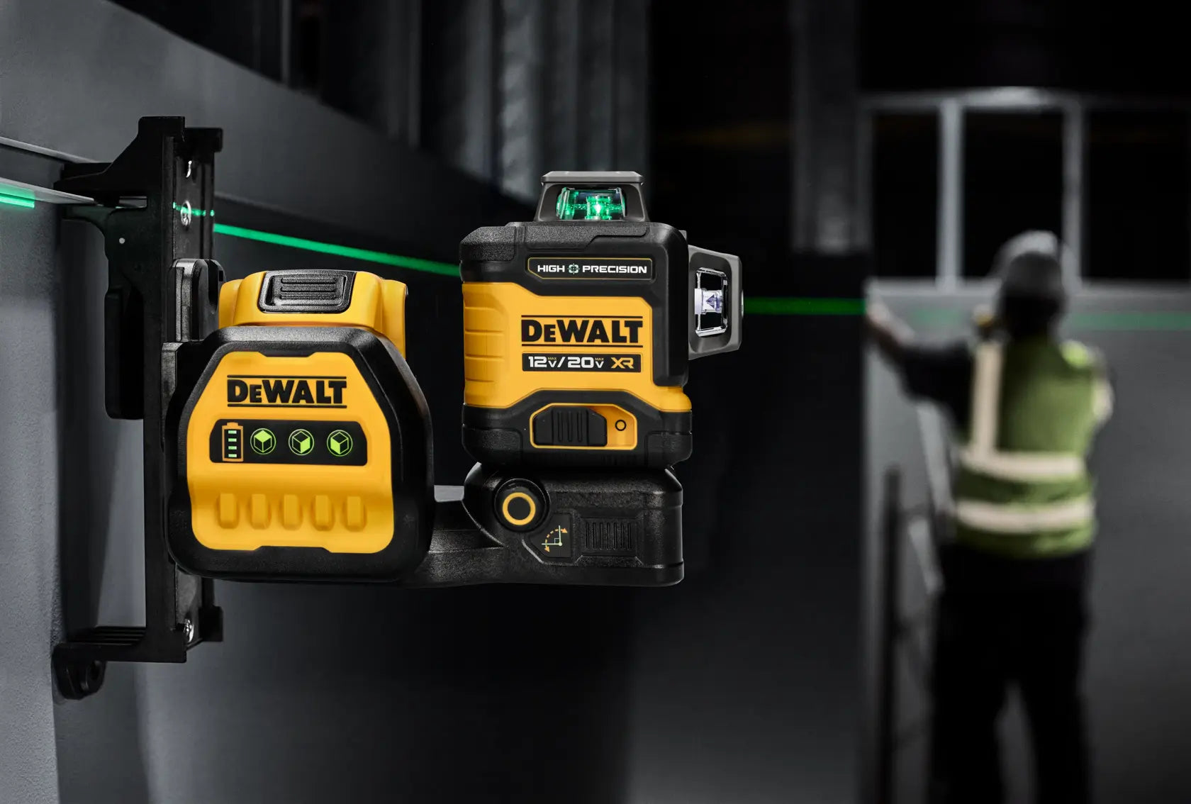 DeWalt DCLE34033D1 20V MAX XR 3 x 360° High Precision Green Laser - image 8