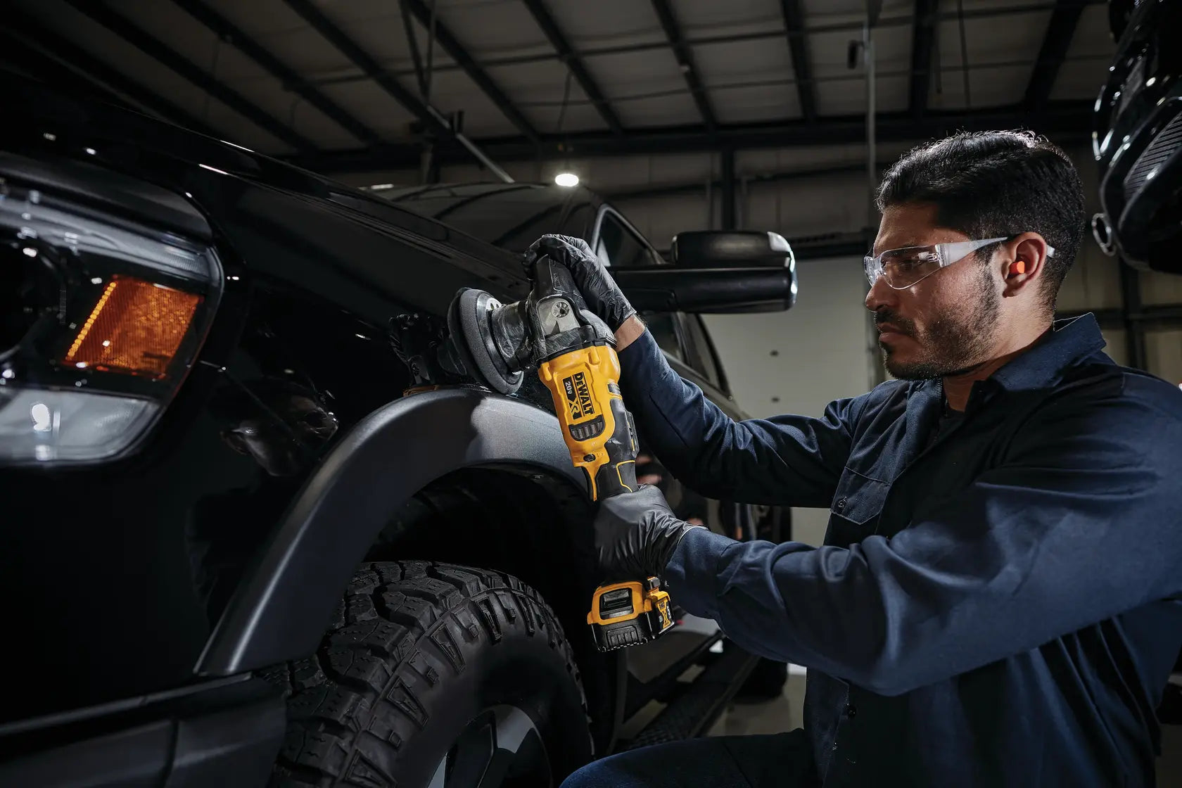 DeWalt DCM848P2 20V MAX XR 5-in Cordless Variable-Speed Random Orbit Polisher Kit - image 8