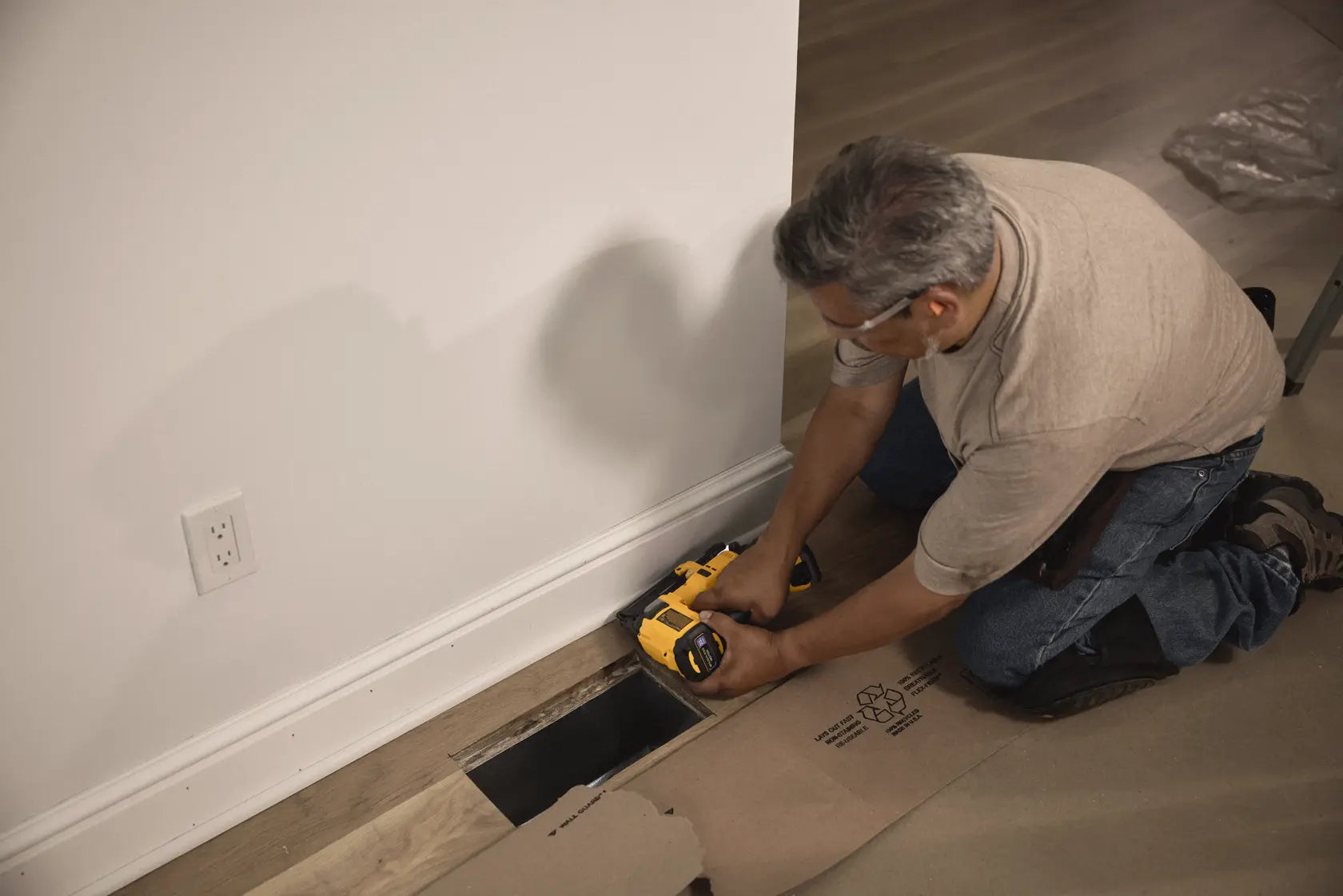 DeWalt DCN623B 20V MAX XR(R) Brushless Cordless 23ga Pin Nailer (Tool Only) - image 9