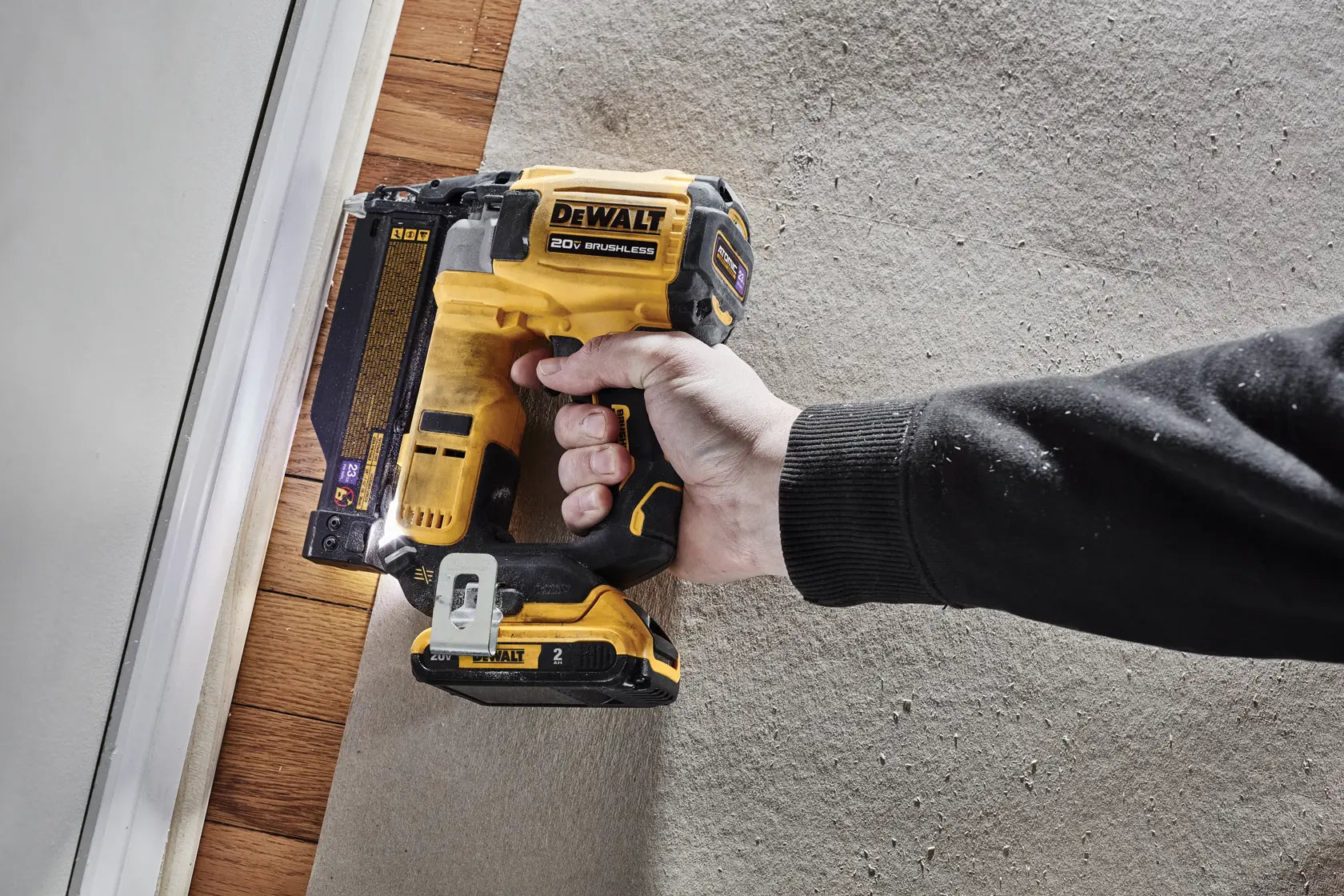DeWalt DCN623D1 ATOMIC COMPACT SERIES 20V MAX Brushless Cordless 23ga Pin Nailer Kit - image 9