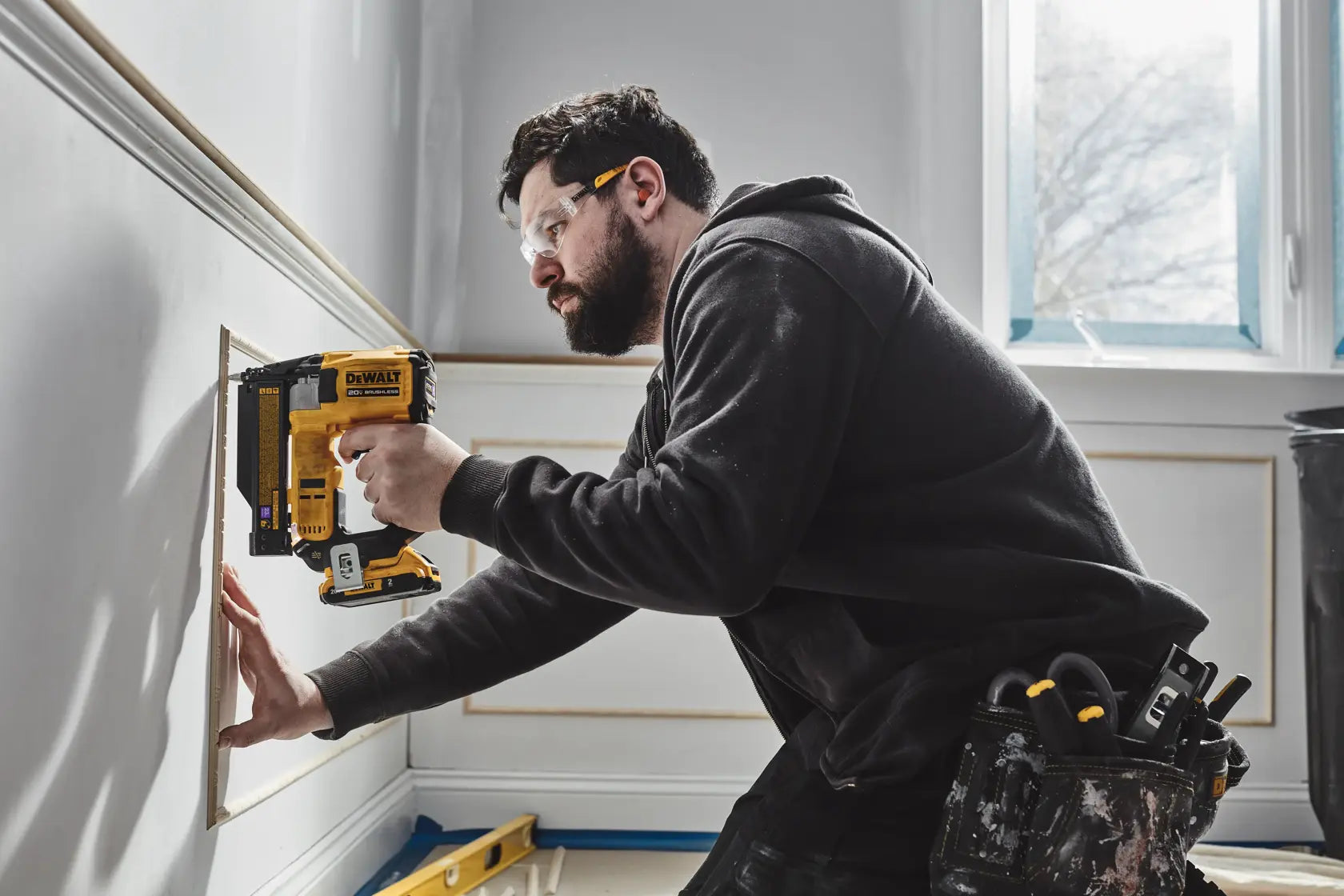 DeWalt DCN623D1 ATOMIC COMPACT SERIES 20V MAX Brushless Cordless 23ga Pin Nailer Kit - image 10