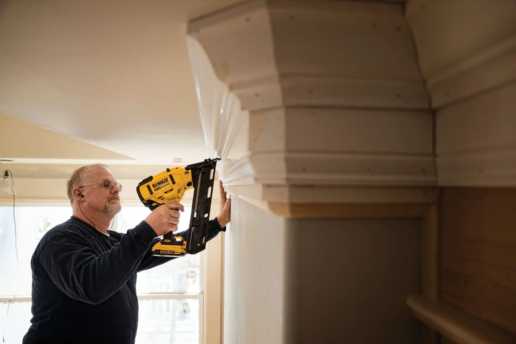DeWalt DCN650B 20V MAX XR 15 GA Cordless Angled Finish Nailer (Tool Only) - image 4