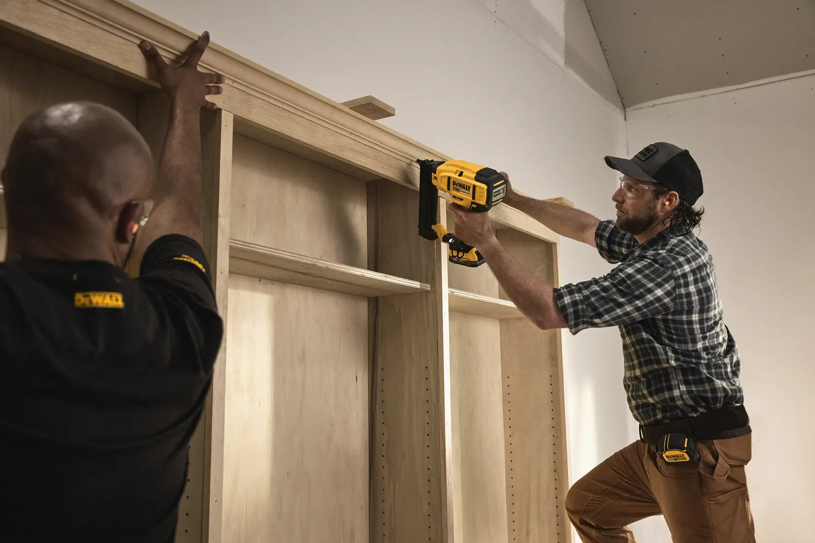 DeWalt DCN660B 20V MAX XR 16ga Cordless Angled Finish Nailer (Tool Only) - image 2