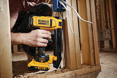 DeWalt DCN701D1 20V MAX Cordless Cable Stapler Kit - image 4