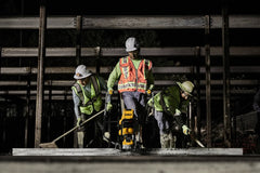 DeWalt DCPS330AG2 Concrete Power Screed Kit - image 4