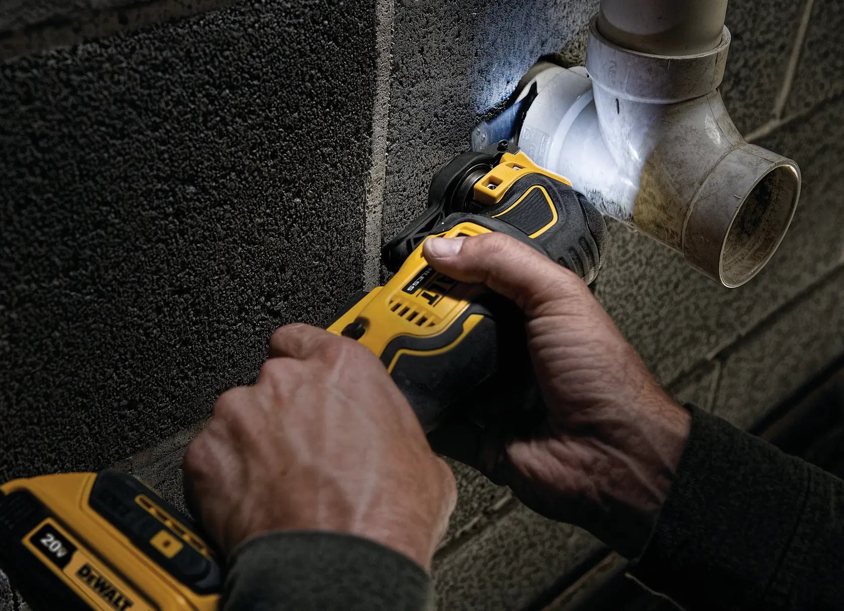 DeWalt DCS354B ATOMIC 20V MAX Brushless Cordless Oscillating Multi-Tool (Tool Only) - image 6