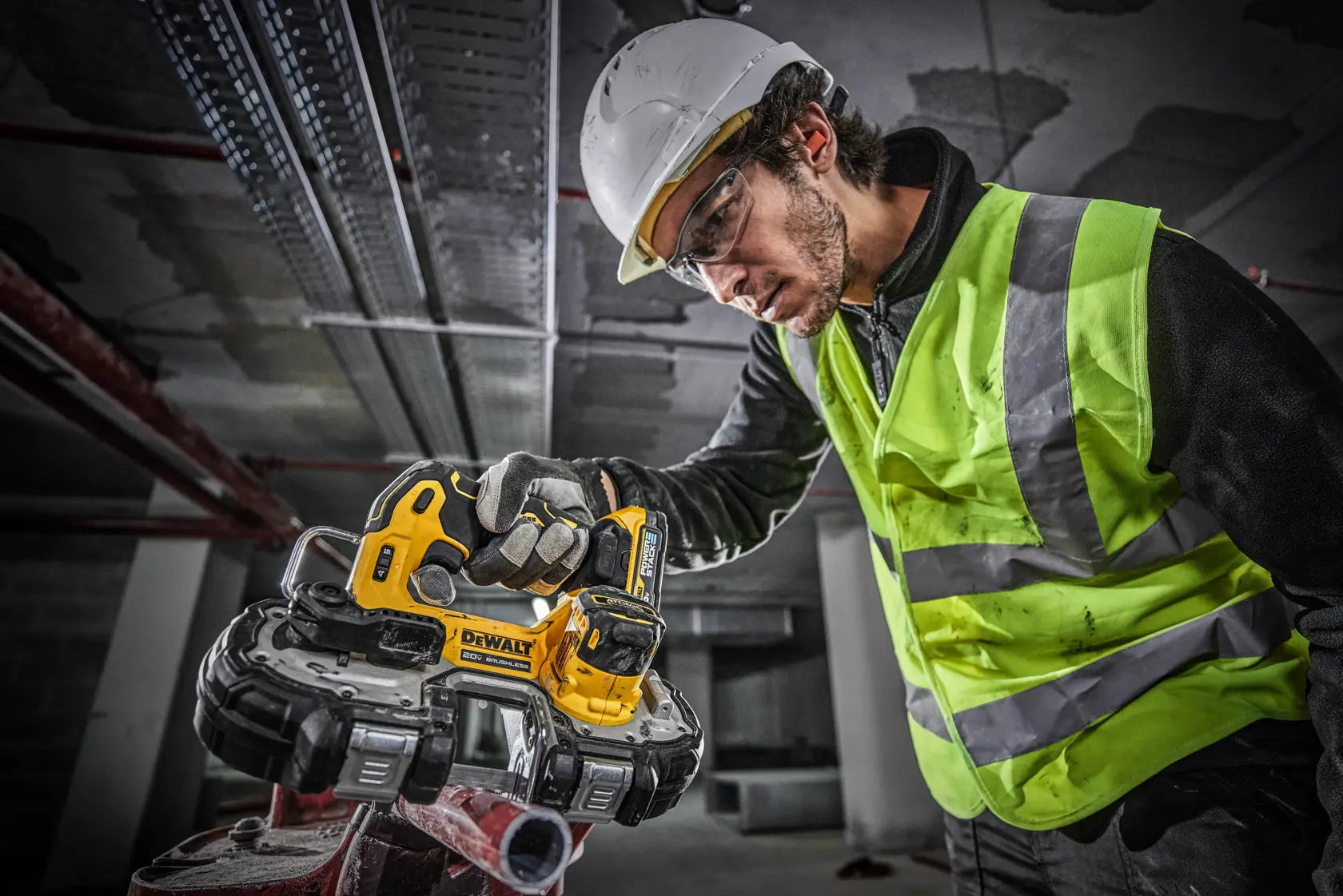 DeWalt DCS377E1 ATOMIC 20V MAX Lithium-Ion Cordless 1-1/4 in. Bandsaw Kit with 1.7 Ah Battery and Charger - image 8