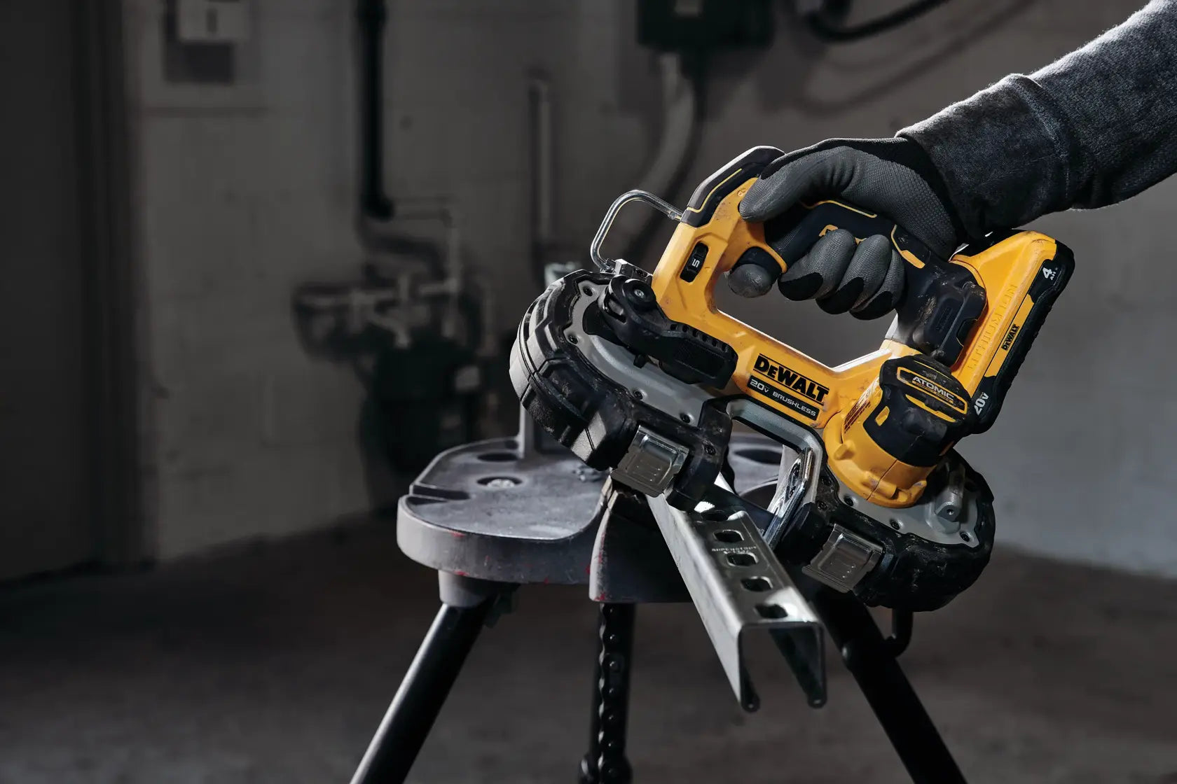 DeWalt DCS377Q1 ATOMIC 20V MAX 1-3/4-in Brushless Cordless Bandsaw Kit - image 6