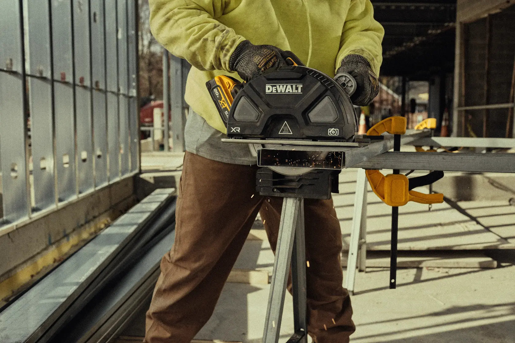 DeWalt DCS383H1 20V MAX XR 7-1/4 in. Metal Cutting Circular Saw Kit - image 8