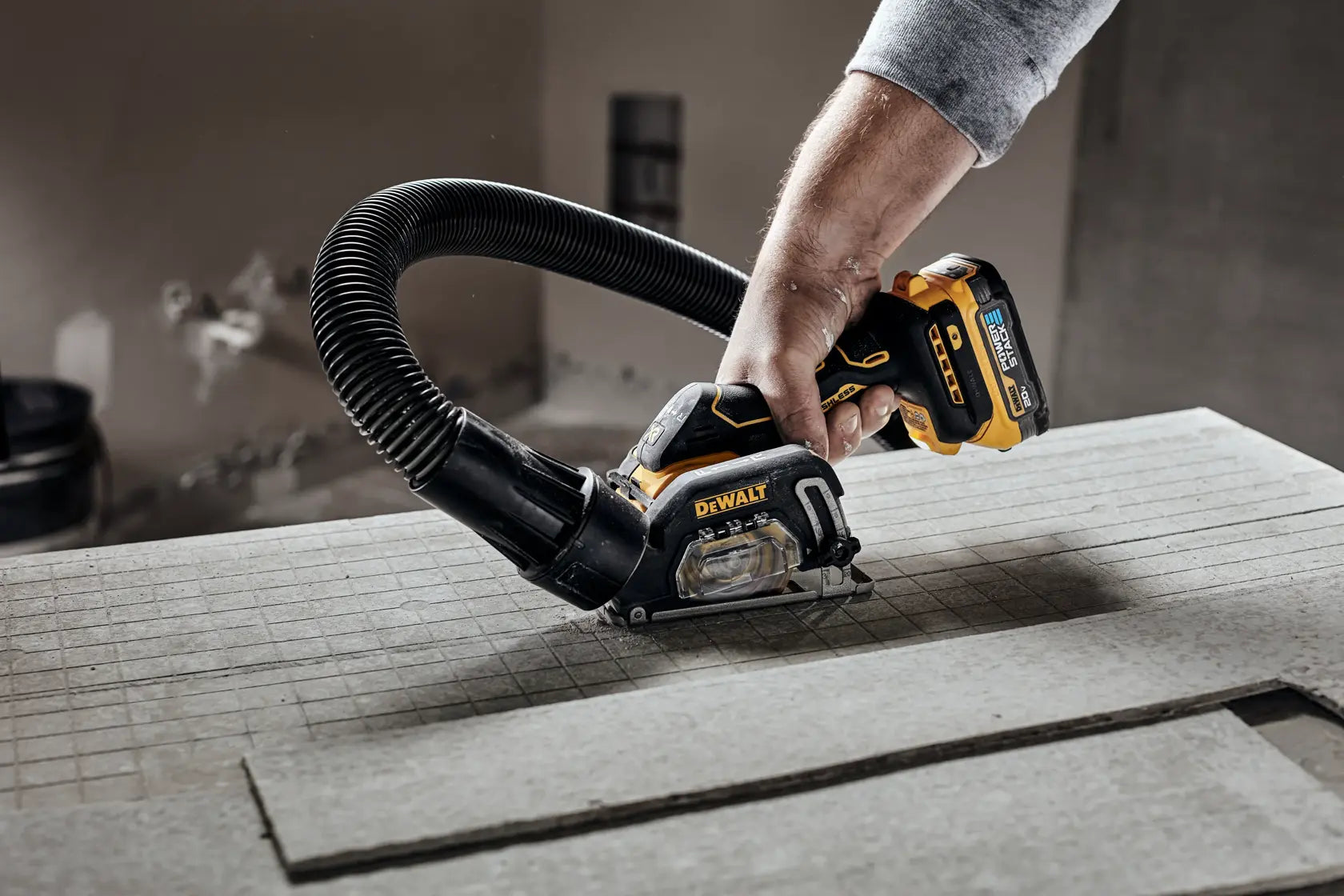 DeWalt DCS438E1 XR 20V MAX Brushless Cordless 3 in. Cut-Off Tool Kit - image 5