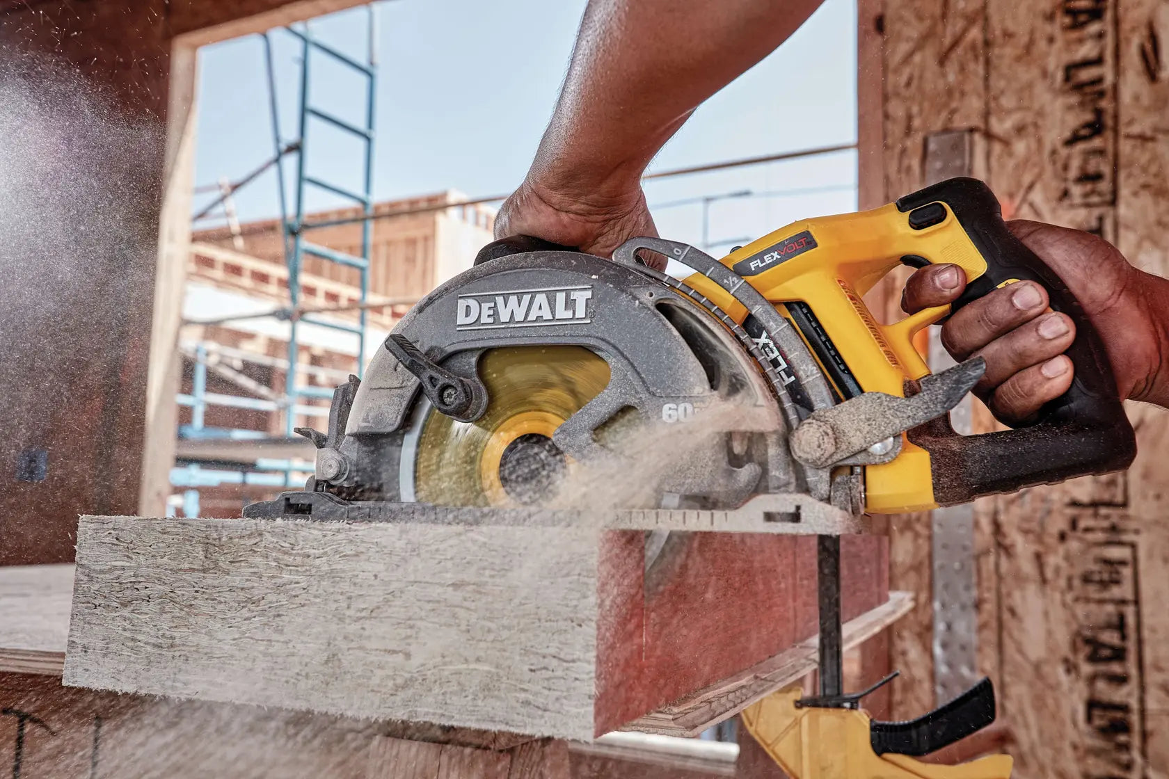 DeWalt DCS577B FLEXVOLT 60V MAX 7-1/4 in. Cordless Worm Drive Style Saw (Tool Only) - image 5