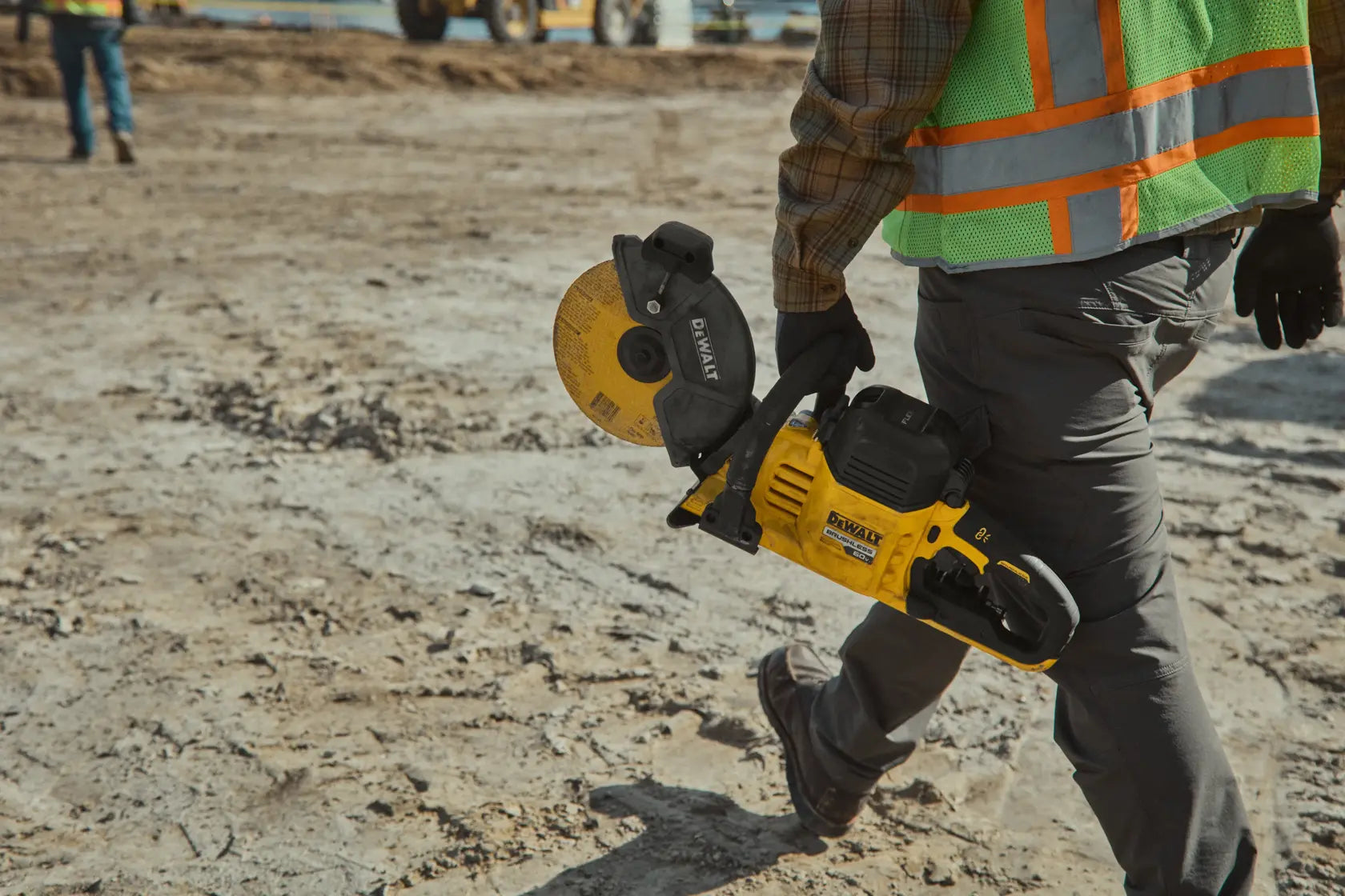 DeWalt DCS692X2 60V MAX 9-in Brushless Cordless Cut-Off Saw - image 7