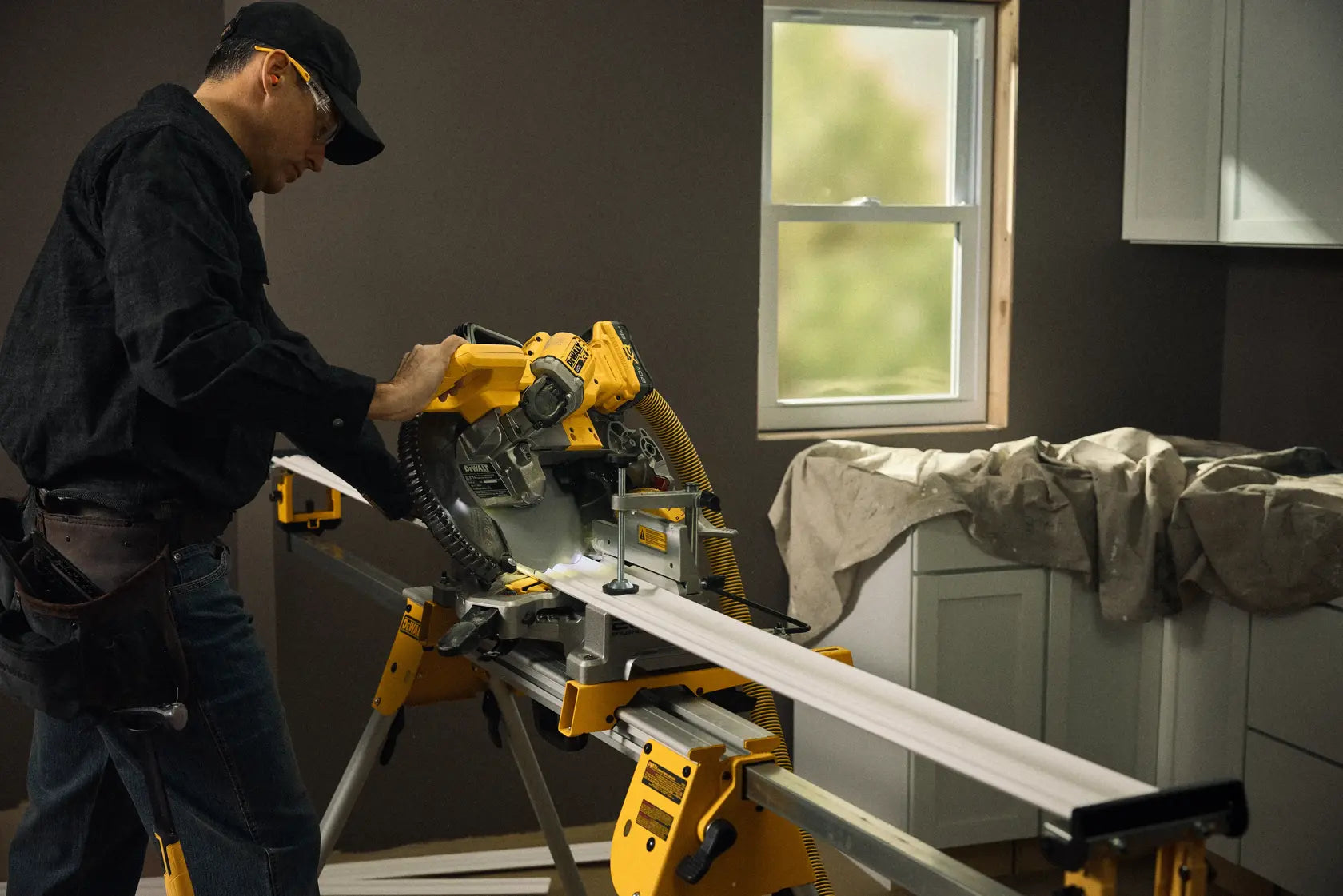 DeWalt DCS714B 20V MAX XR 10 in. Double Bevel Fixed Miter Saw (Tool Only) - image 8