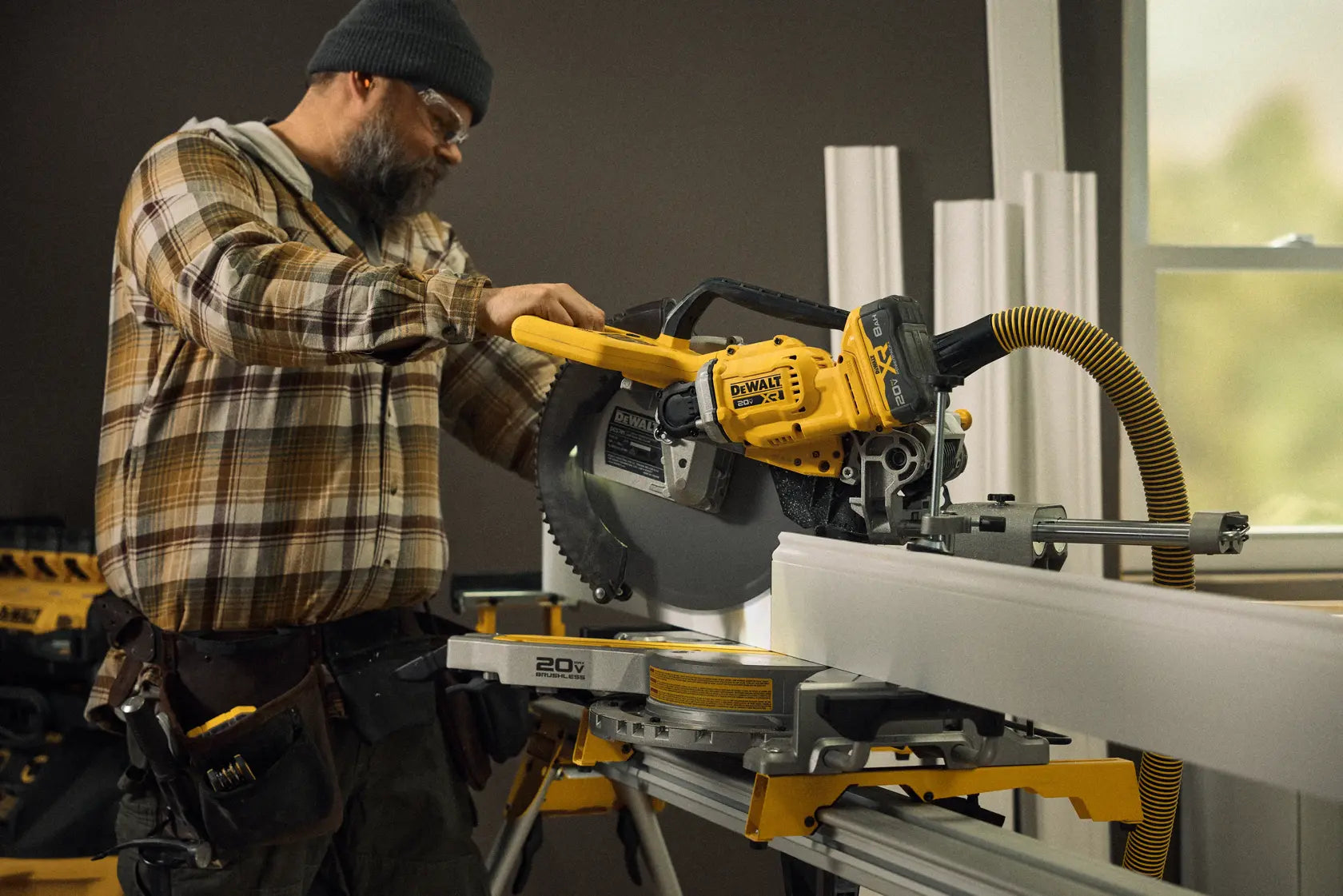 DeWalt DCS785WW1 20V MAX XR 12 in. Double Bevel Sliding Miter Saw Kit - image 10