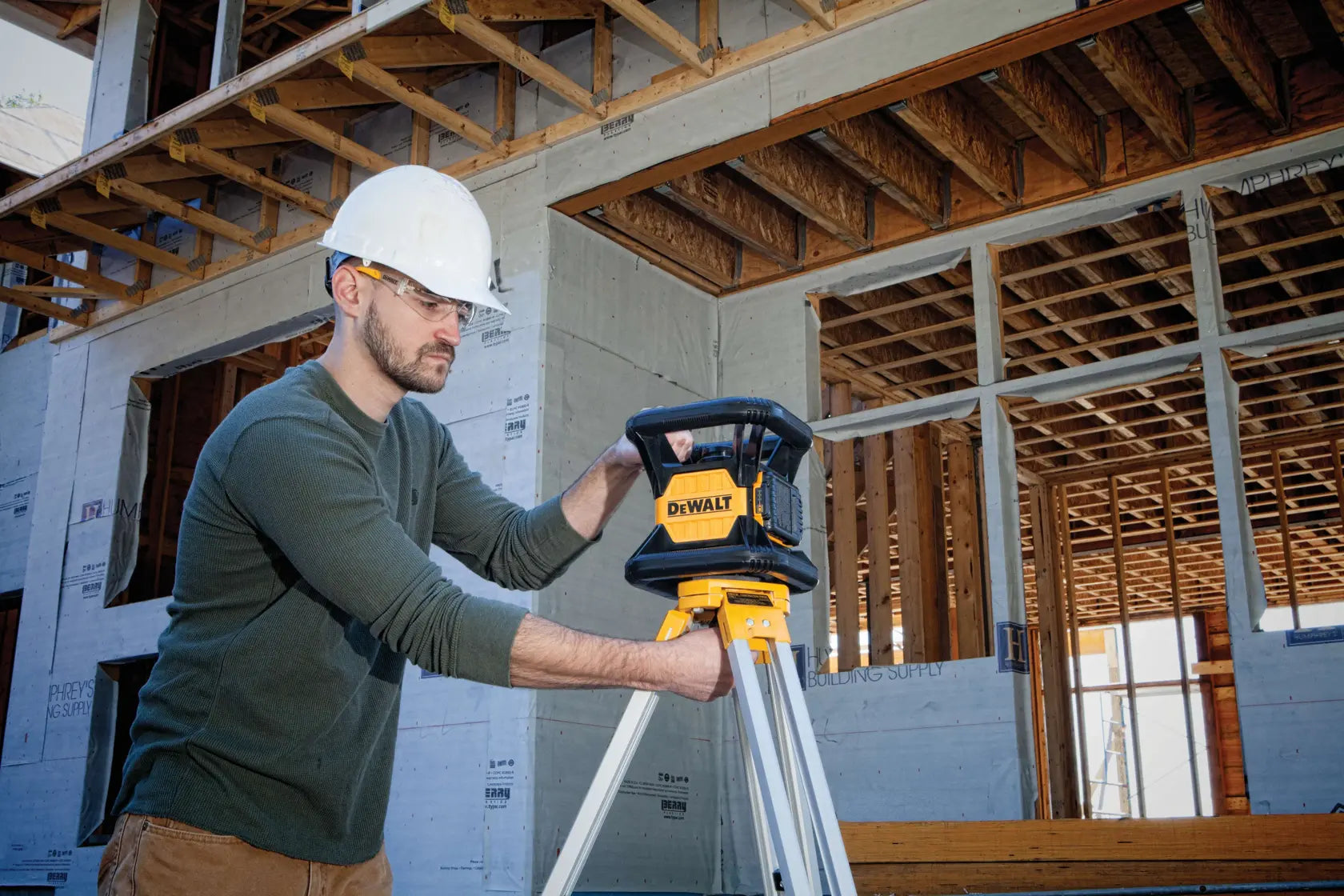 DeWalt DW079LG 20V MAX Green Rotary Laser Level - image 6
